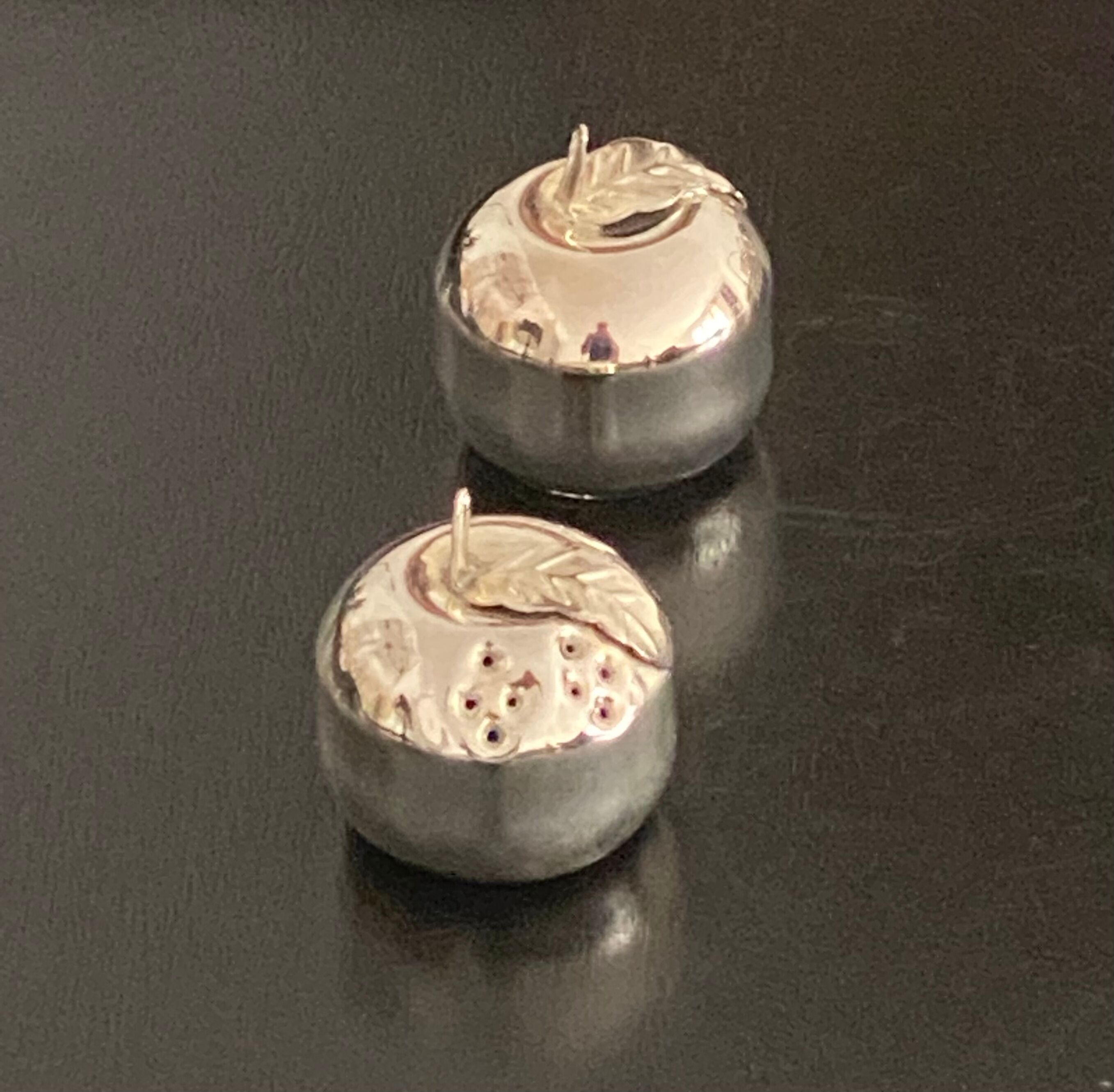 Salt and pepper shaker apple shape