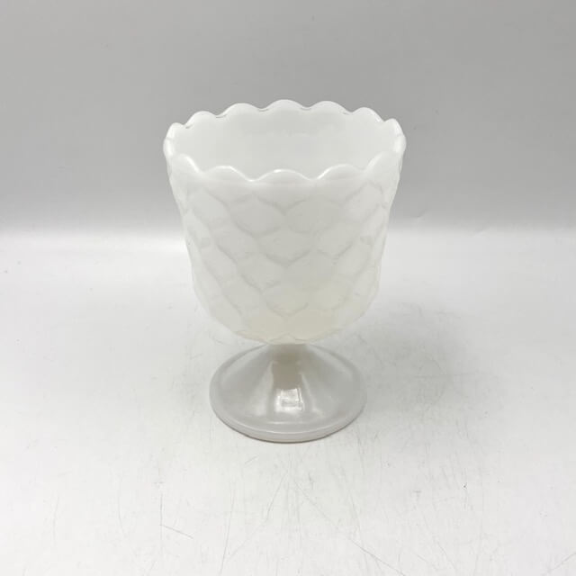 Lot of white opaines