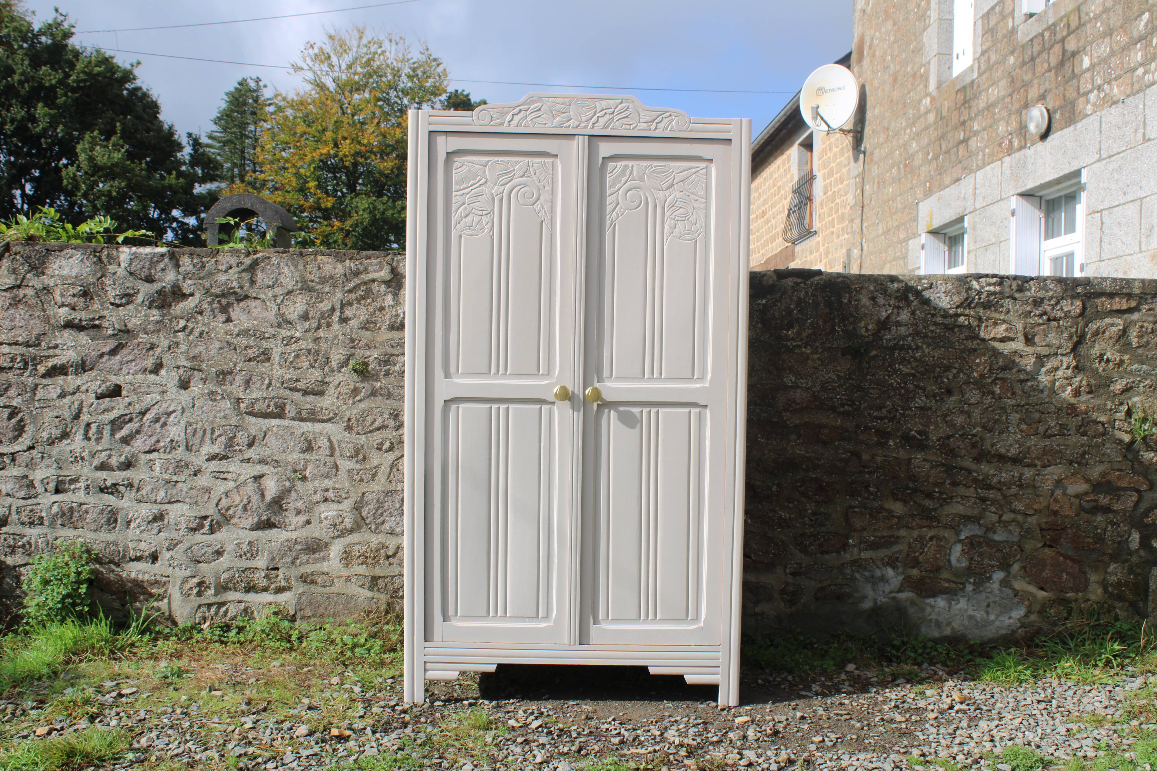 Vintage art deco cabinet