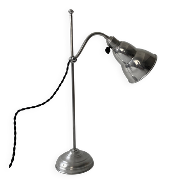 Old vintage desk lamp raise and lower