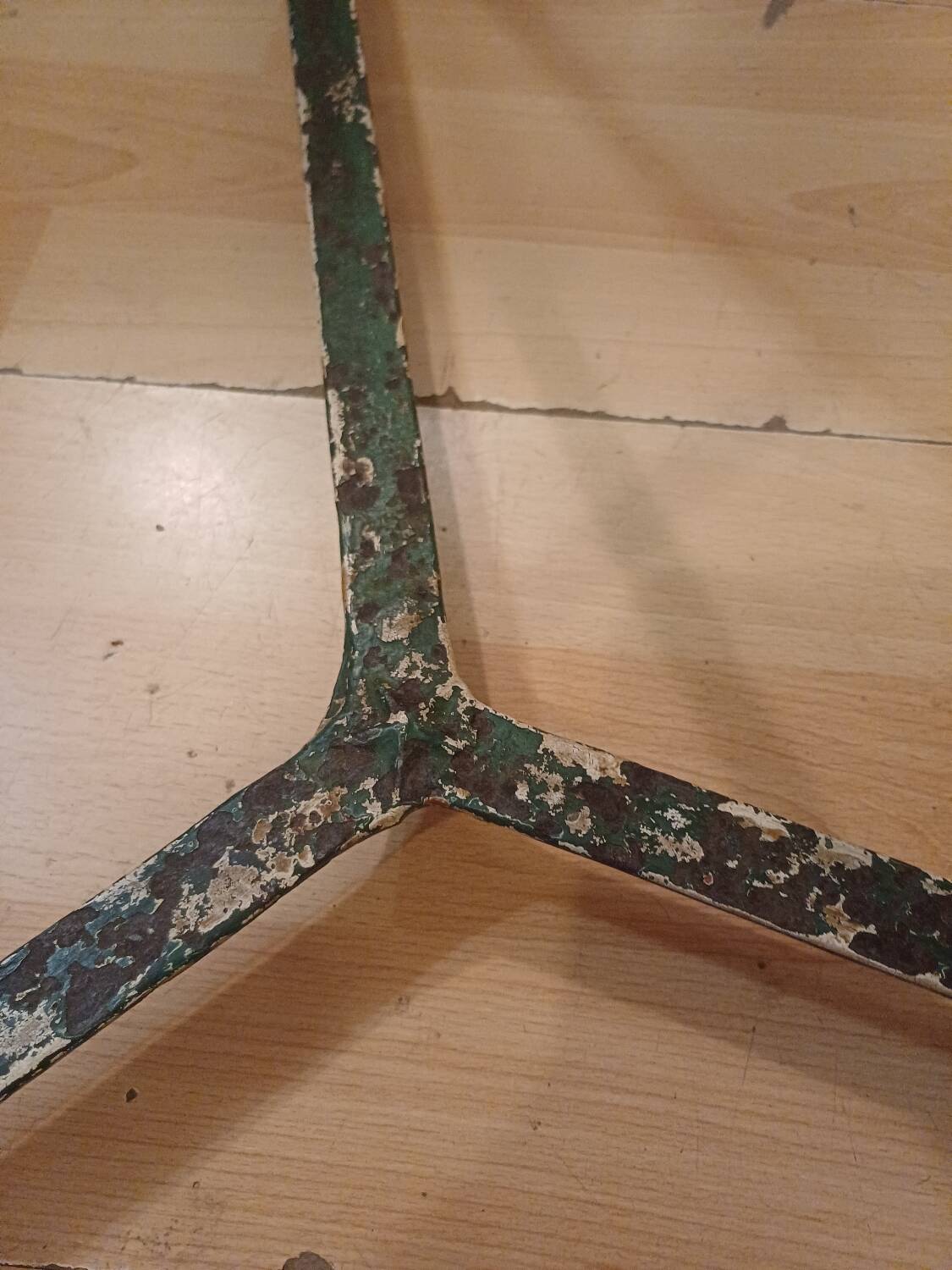 Large bistro pedestal table, 70 cm in diameter, circa 1900.