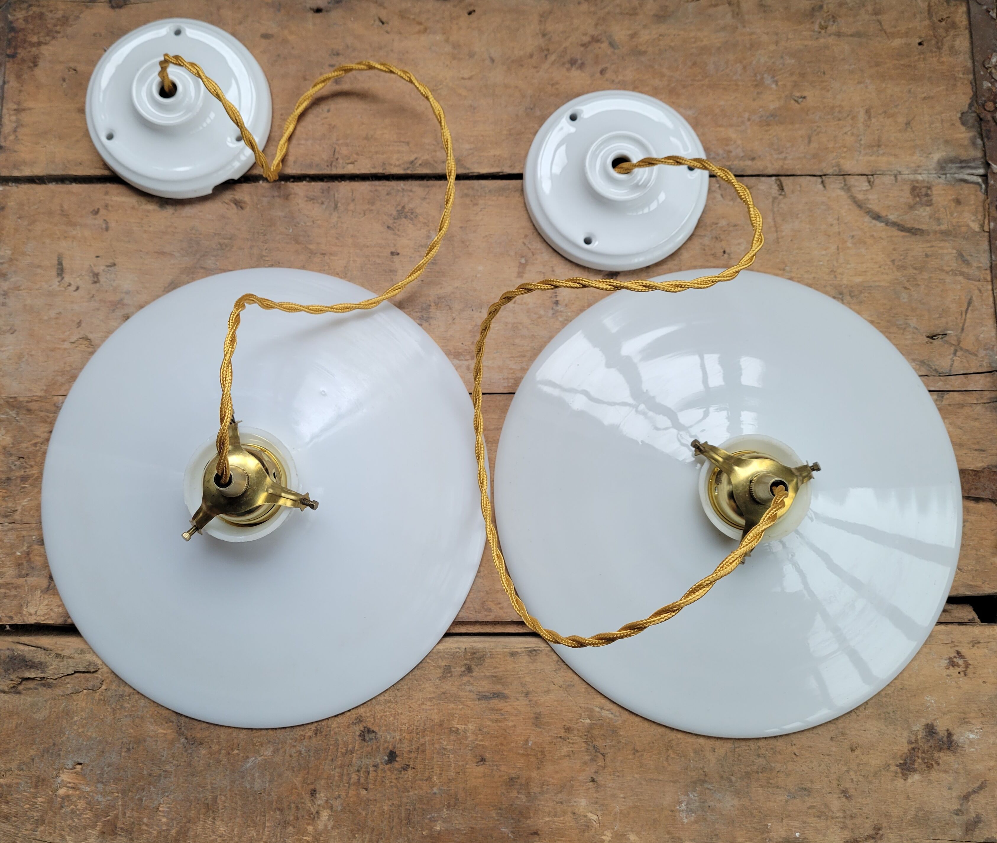 Duo de suspensions en opaline blanche