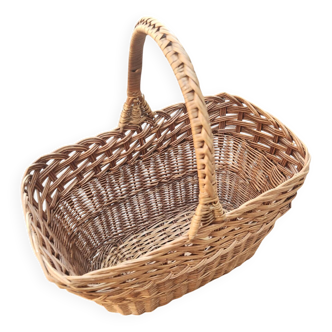 Wicker basket with handle: vintage