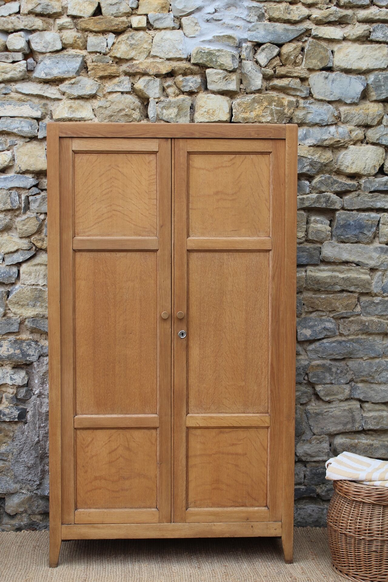 Armoire parisienne 