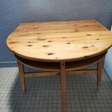Folding table