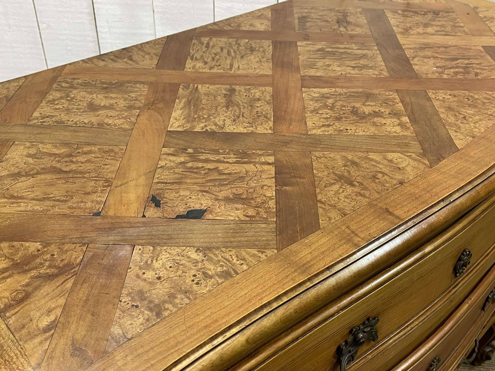 Louis XV style chest of drawers from the 1950s in cherry wood and elm burl
