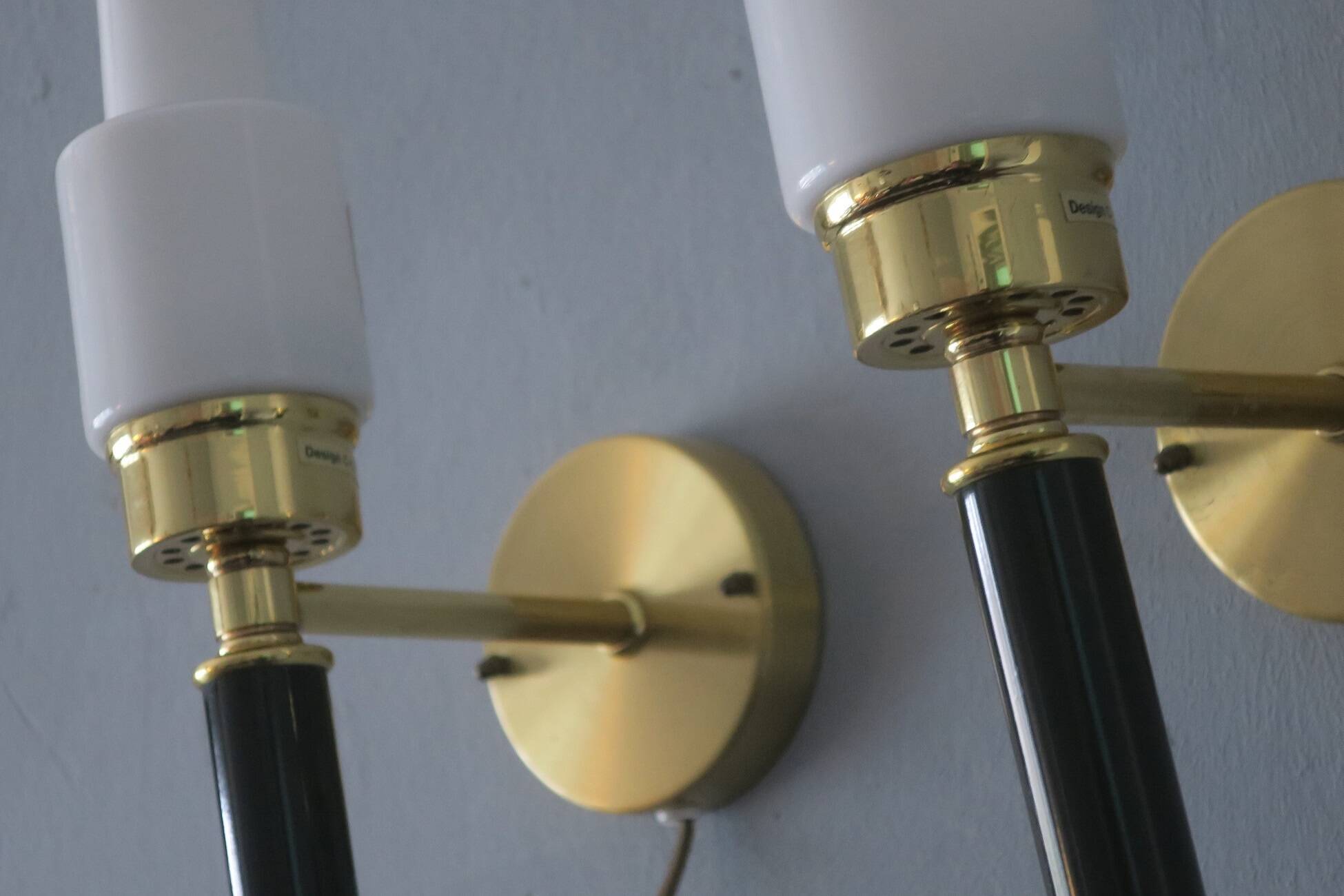 Paire de lampes murales en laiton vintage signées C E Fors pour Ewa Varnamo, Suède.