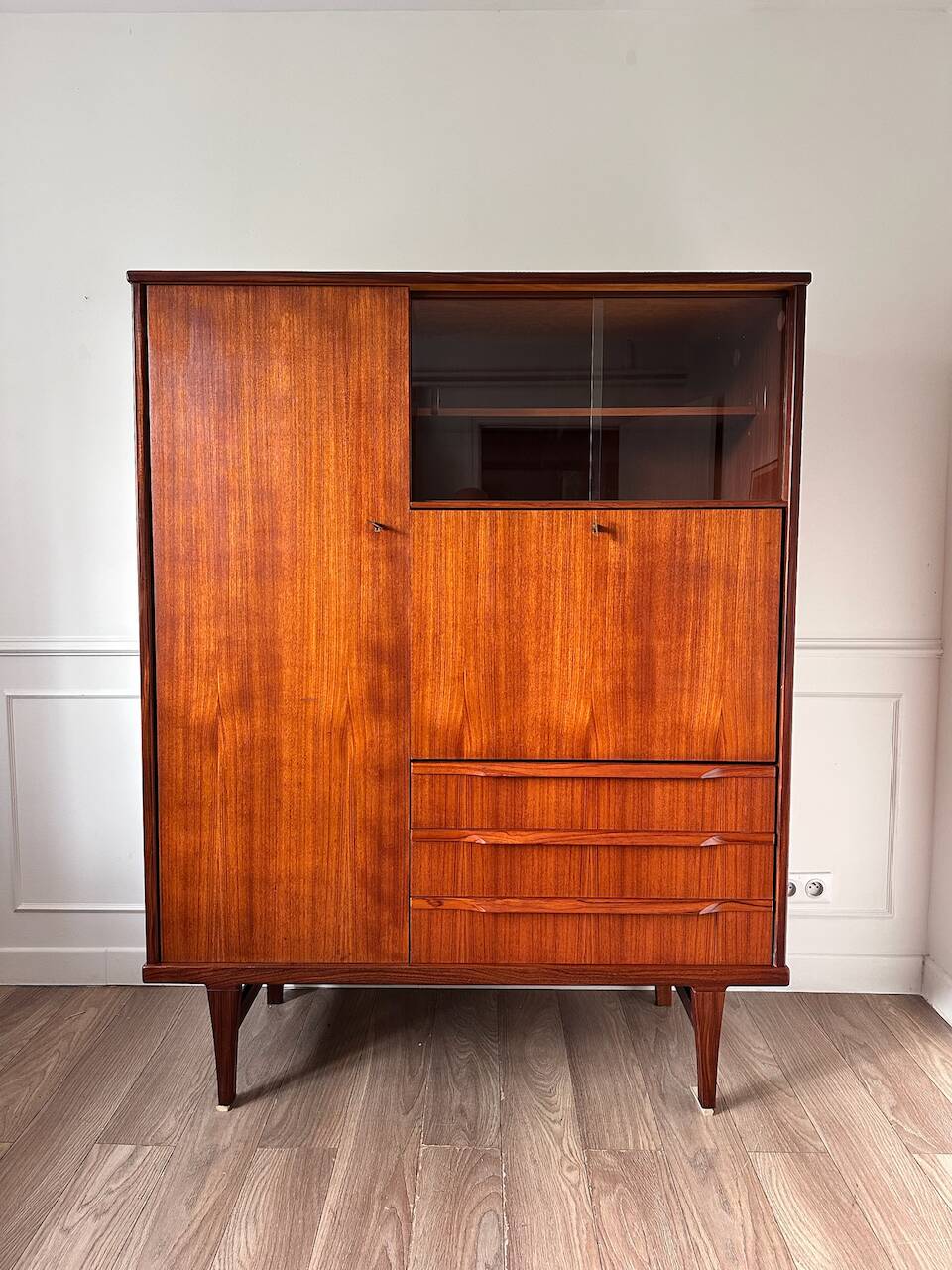 Armoire en teck scandinave