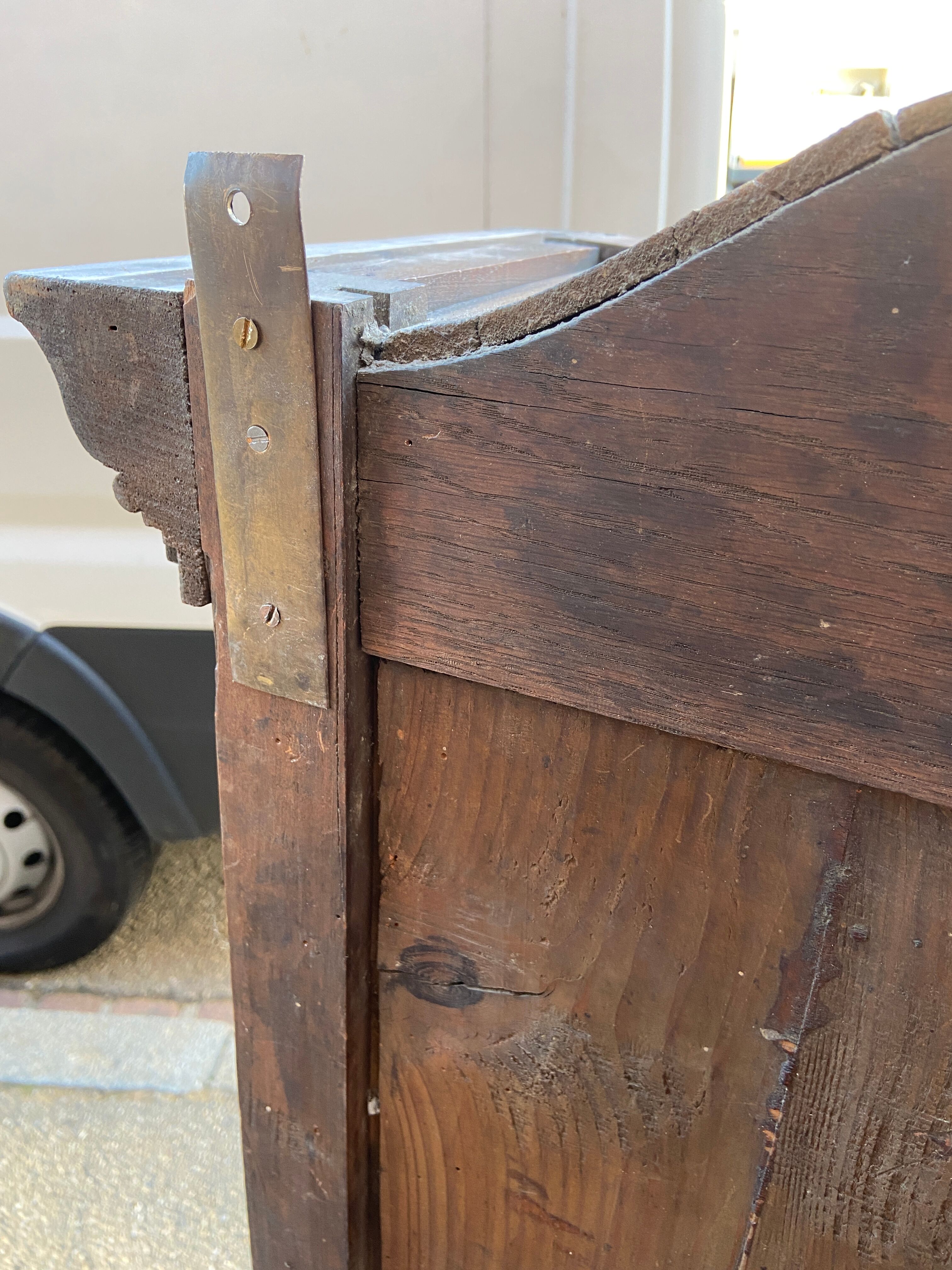 Wall cabinet XIXth in walnut