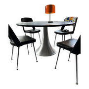 Table plateau noir ronde pied métal KARE design
