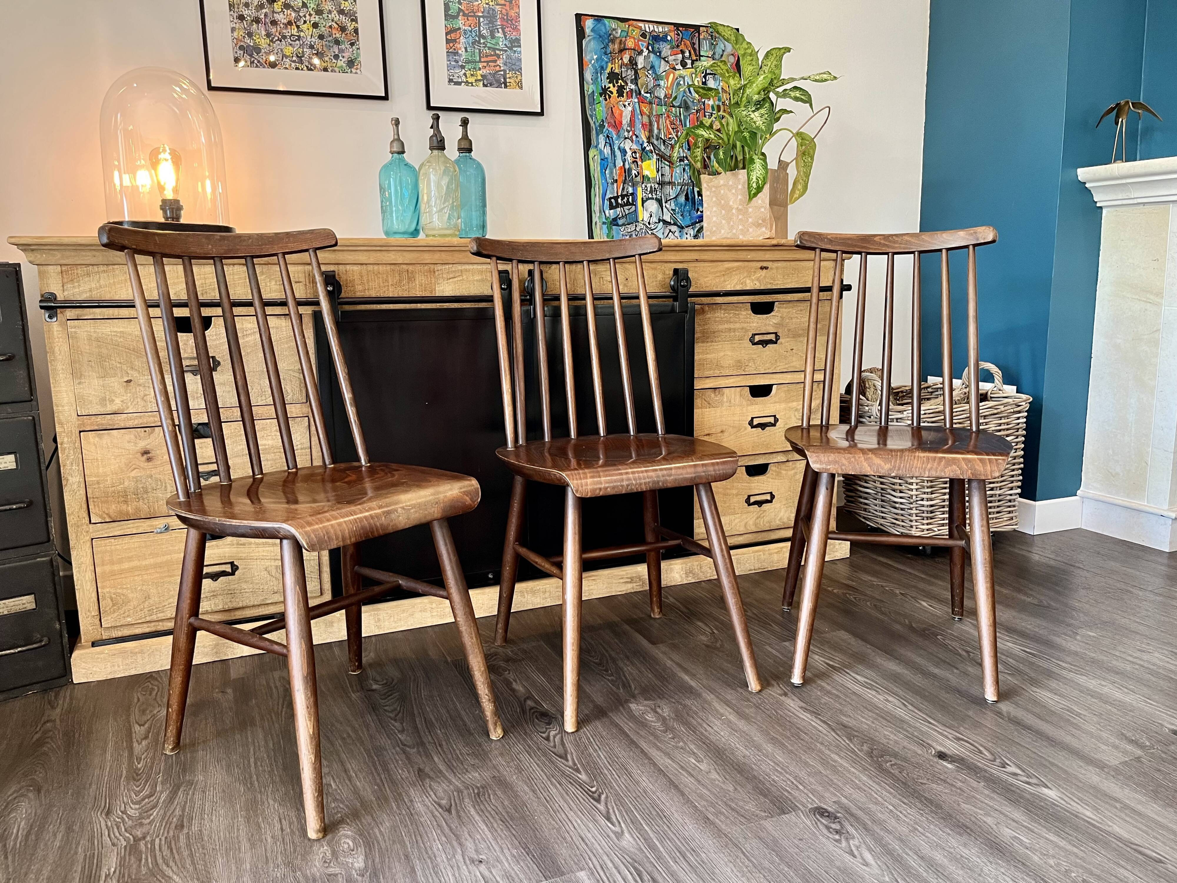 Trio de chaises bistrot fanett d'Ilmari Tapiovaara