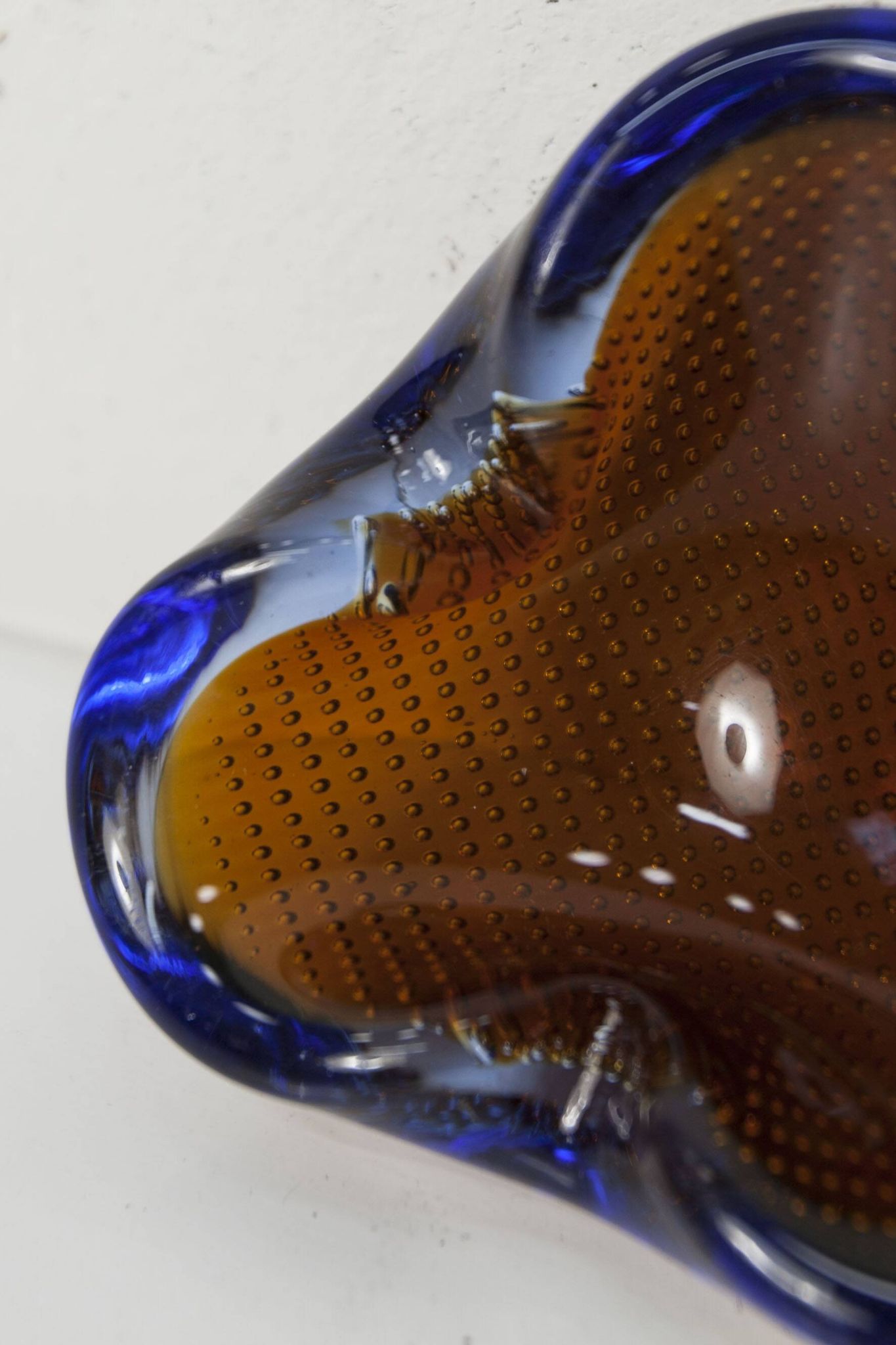 Cendrier Murano verre bullé orange bleu et transparent 1960