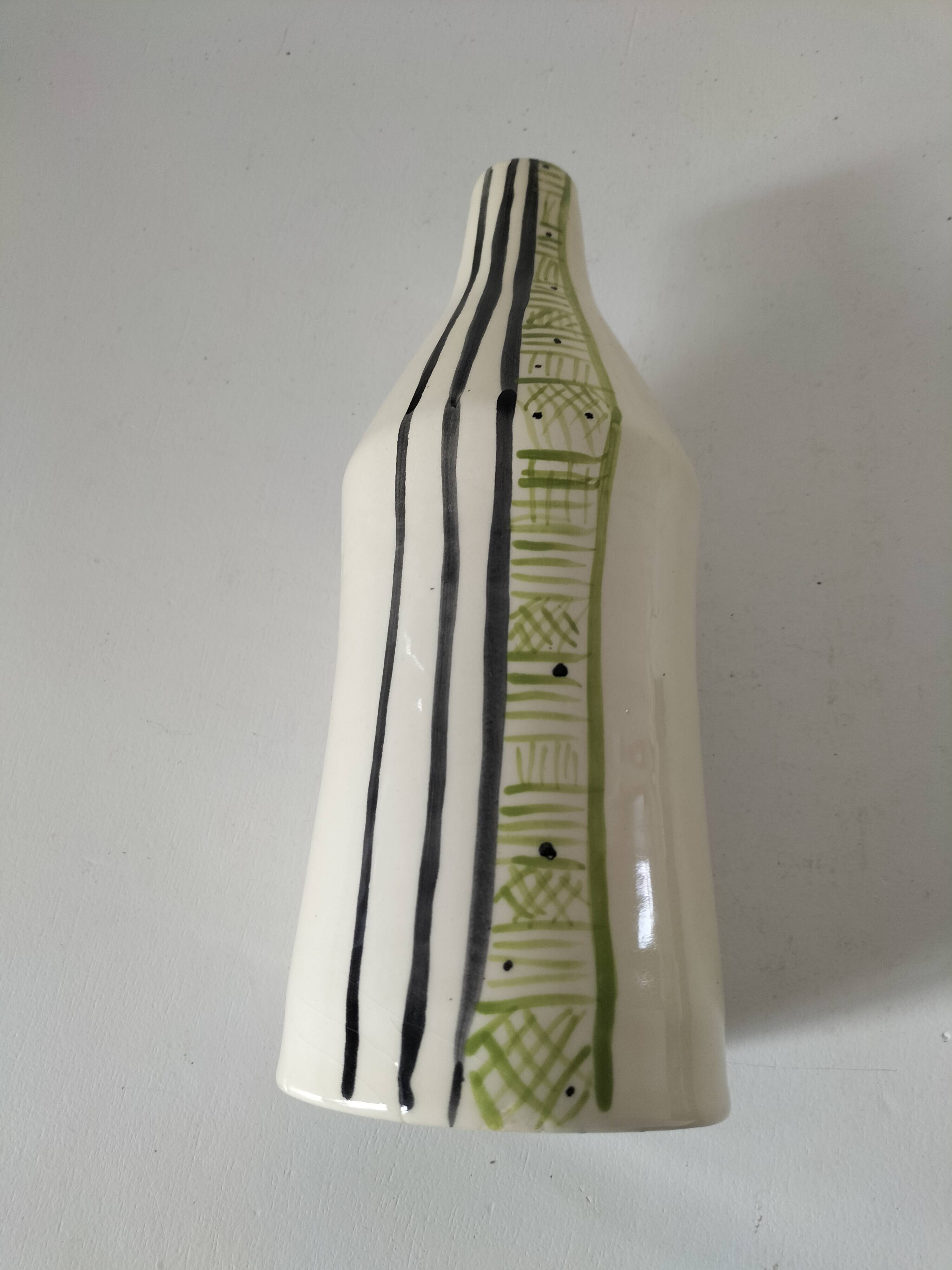Duo de vases en céramique émaillée, décor pictural, signés MU