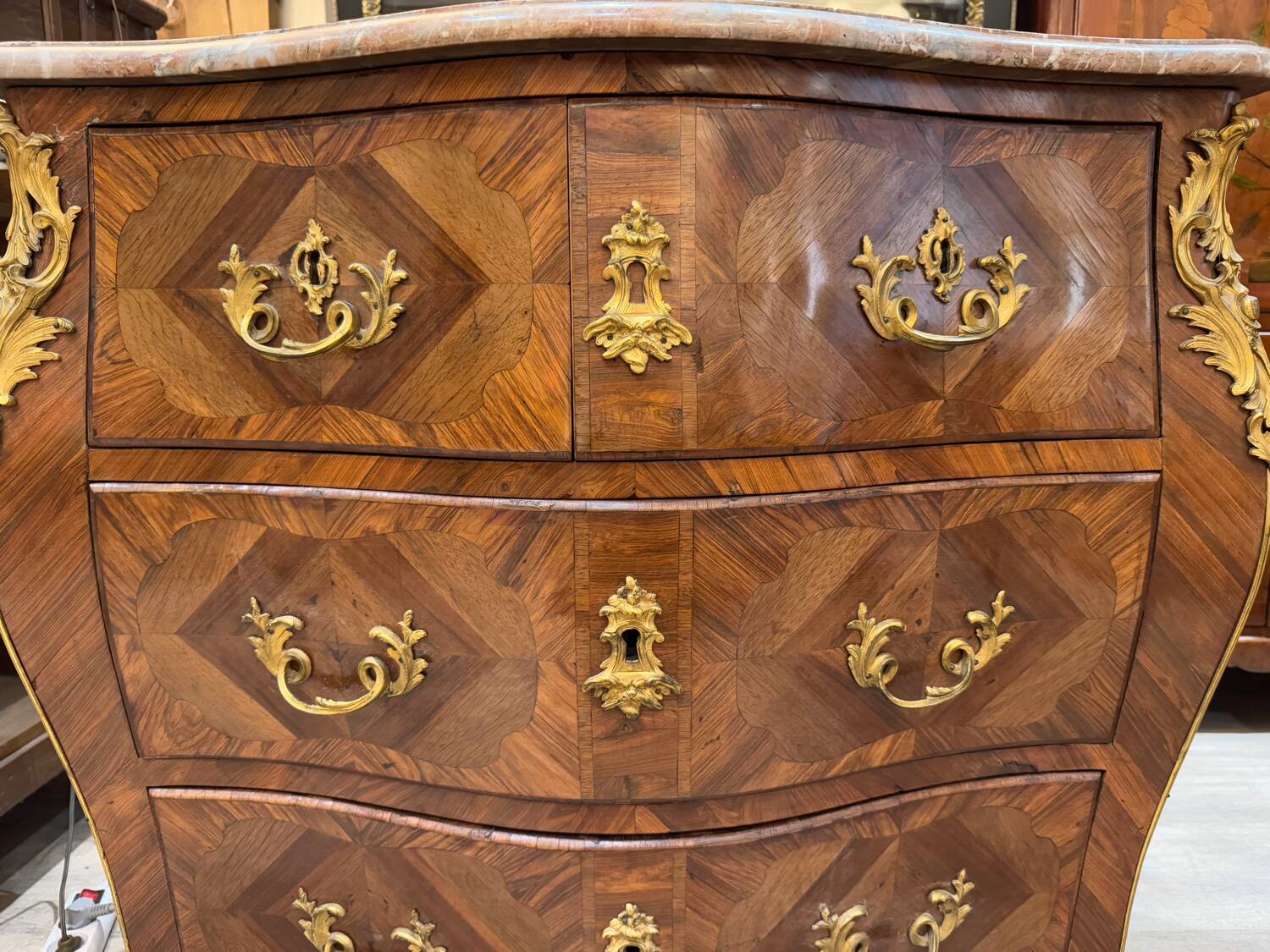 Commode estampillée J Dubois