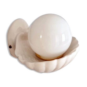 Shell wall lamp