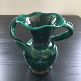 Emerald vase with two handles