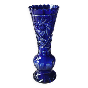 Bohemian cut crystal vase. Notched neck. Sophisticated stars, 26 cm