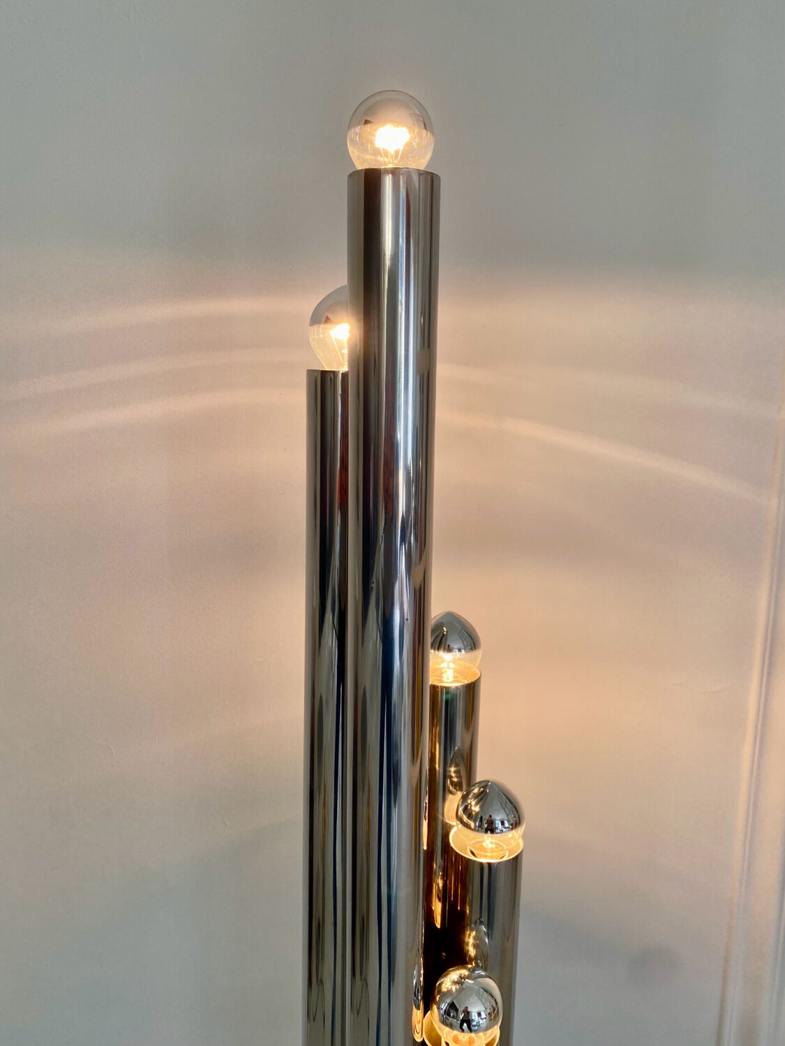 Tubular floor lamp in steel P448 Luci Design
