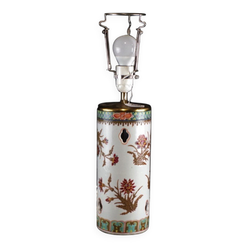 Lampe de table en porcelaine avec motif floral peint à la main, dynastie Qing, Chine