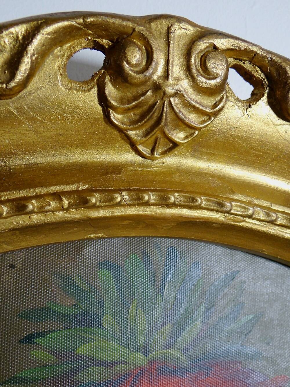 Large oil on canvas bouquet medallion wooden frame gilded stucco vintage