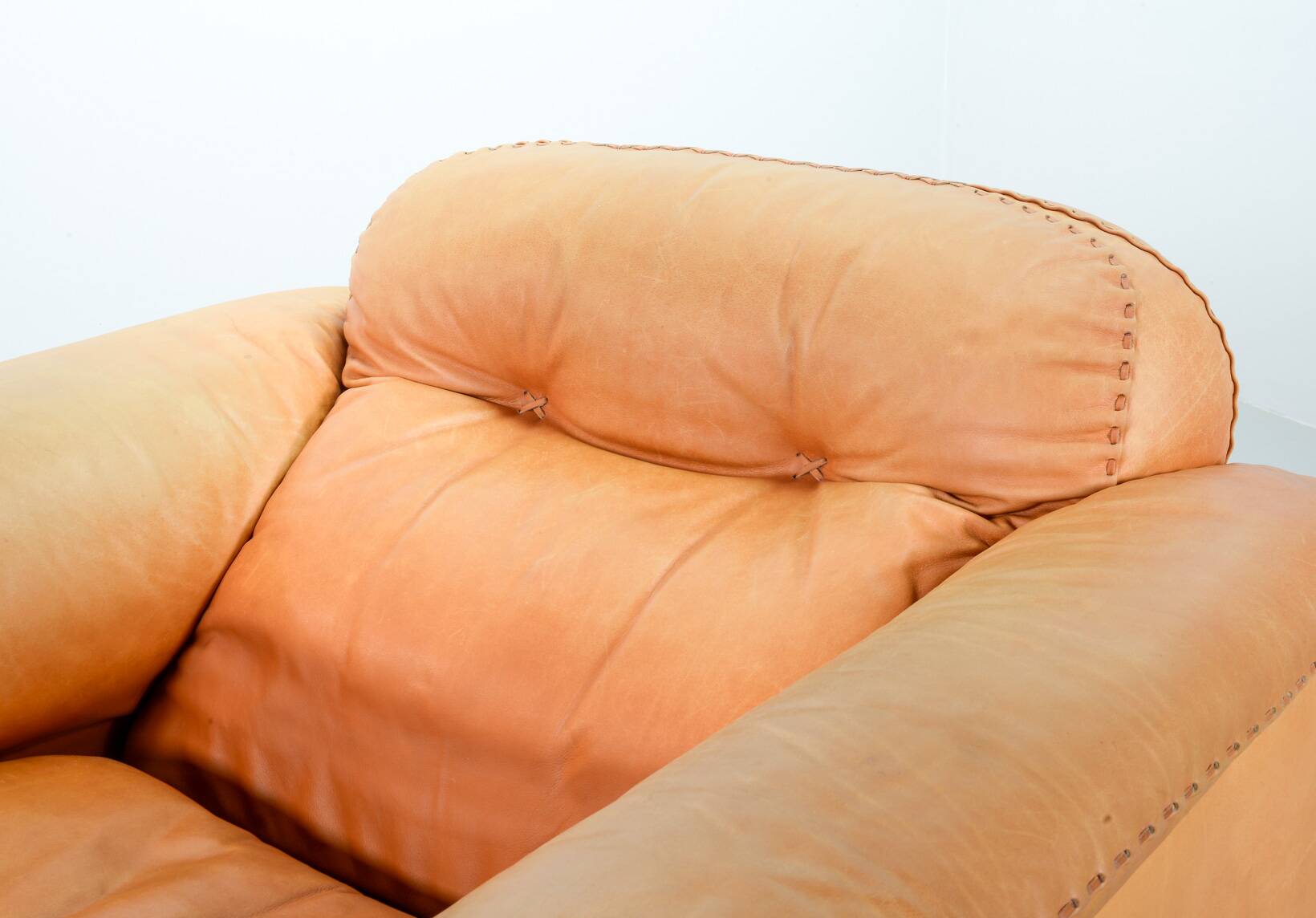 Striking De Sede DS101 Cognac Leather Lounge Chair DS17. Switzerland, 1970s