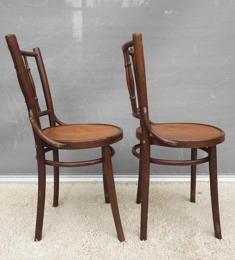 Pair chairs bistrot Thonet pyrograved design 1900 Art Nouveau