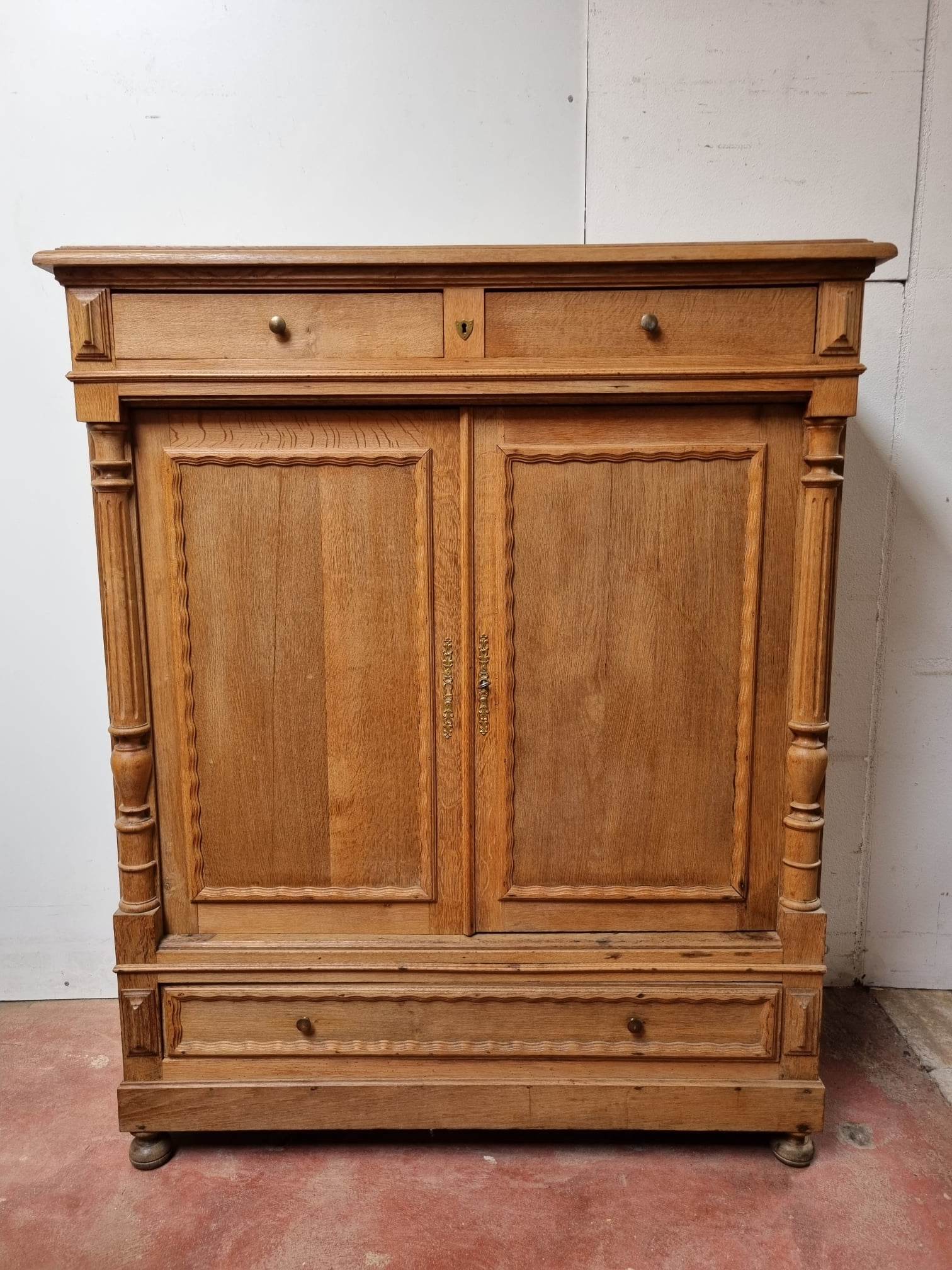 Buffet parisien en chêne