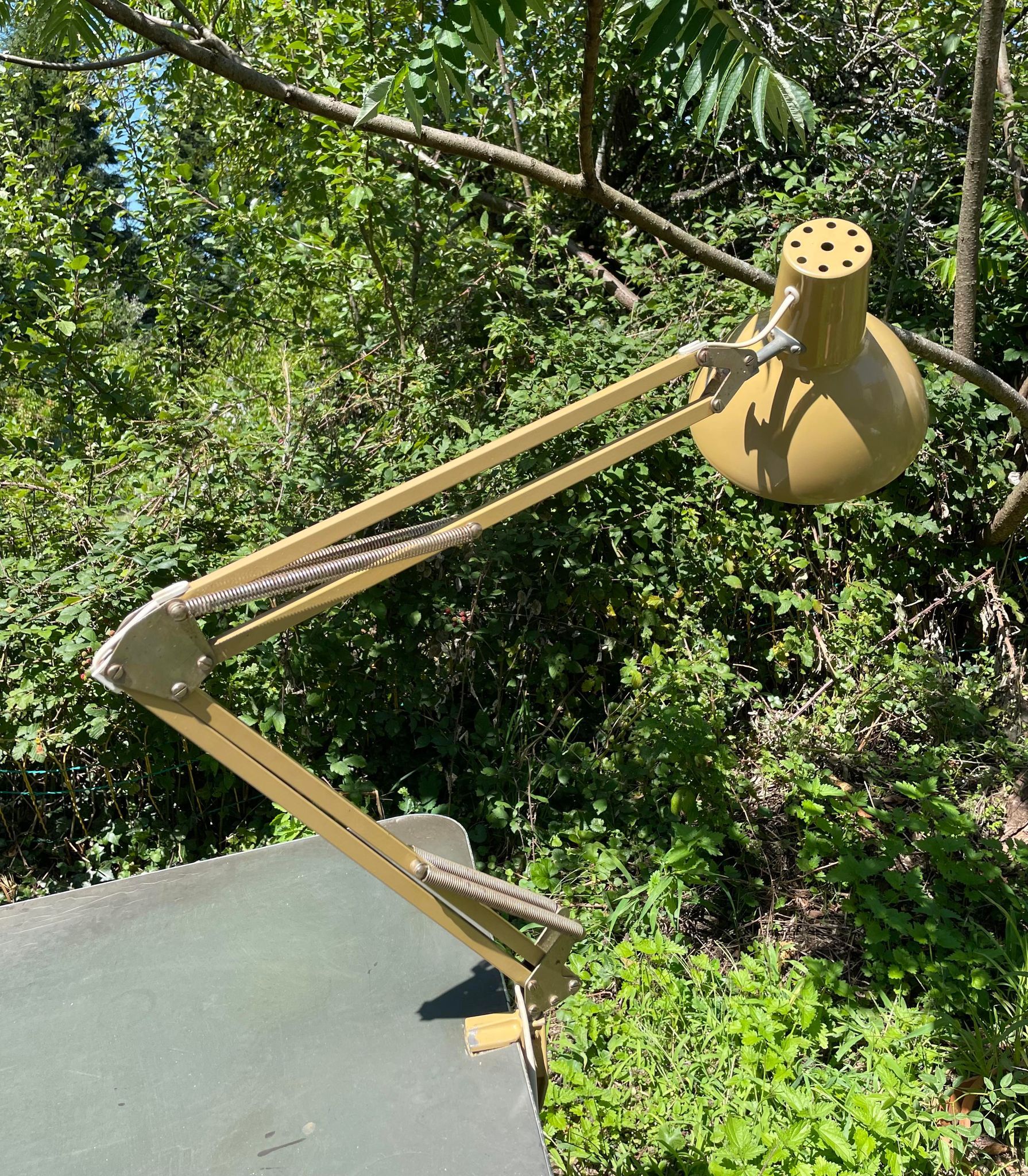Architect lamp Wechselstrom beige sand color Made GDR (Germany)model large arm 70s.