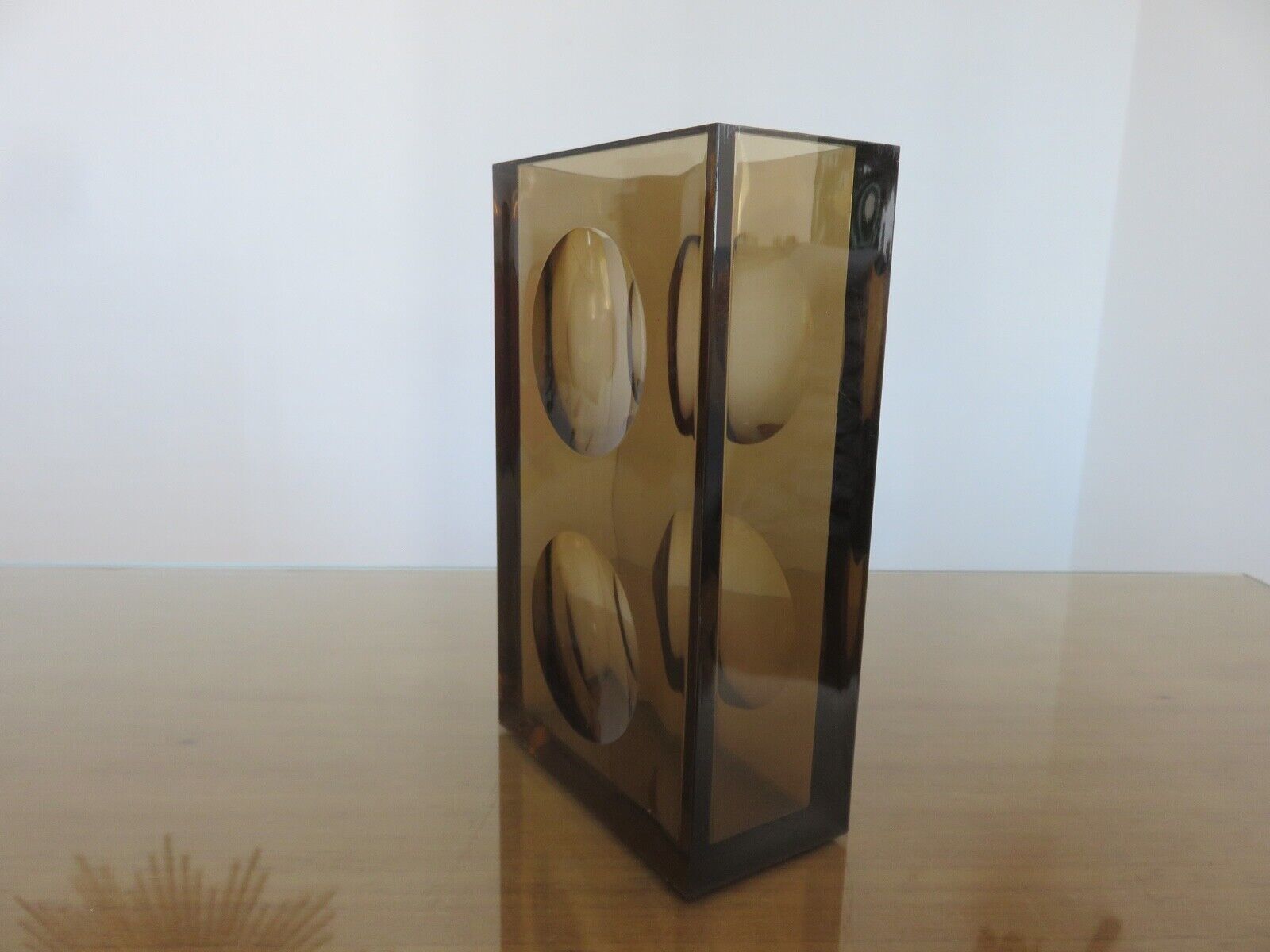 Vase Guzzini design by Fabio Manlio Ciocca in amber plexiglass 70s