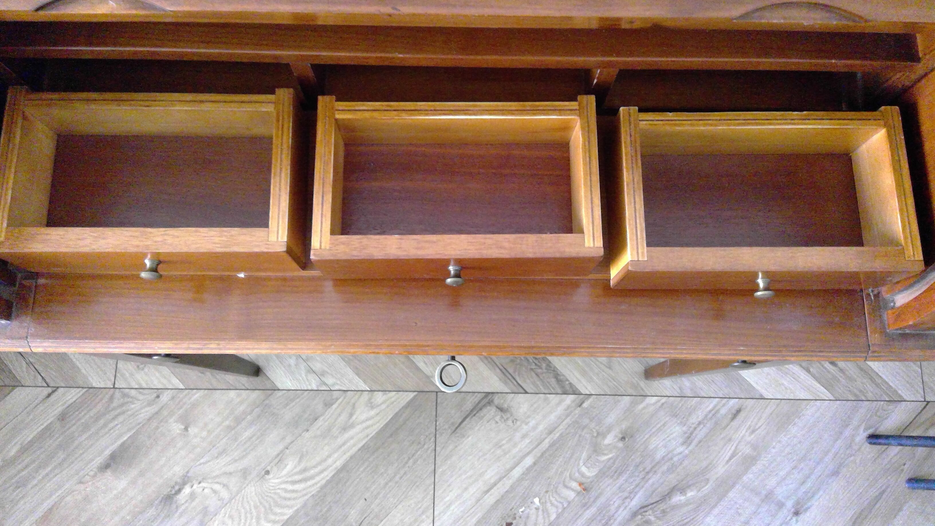 Secretary cylinder