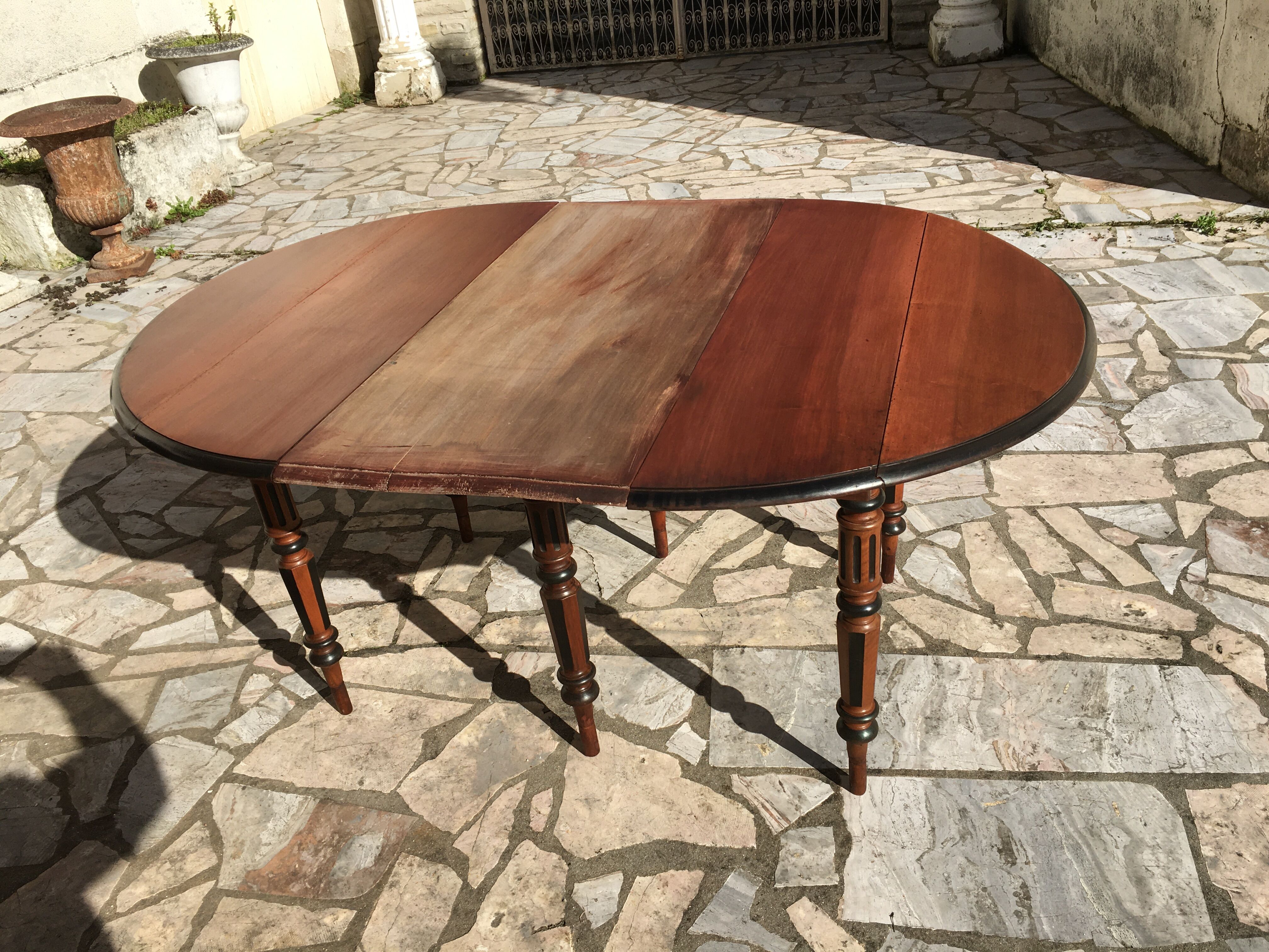 Round table 6 feet with solid mahogany extensions