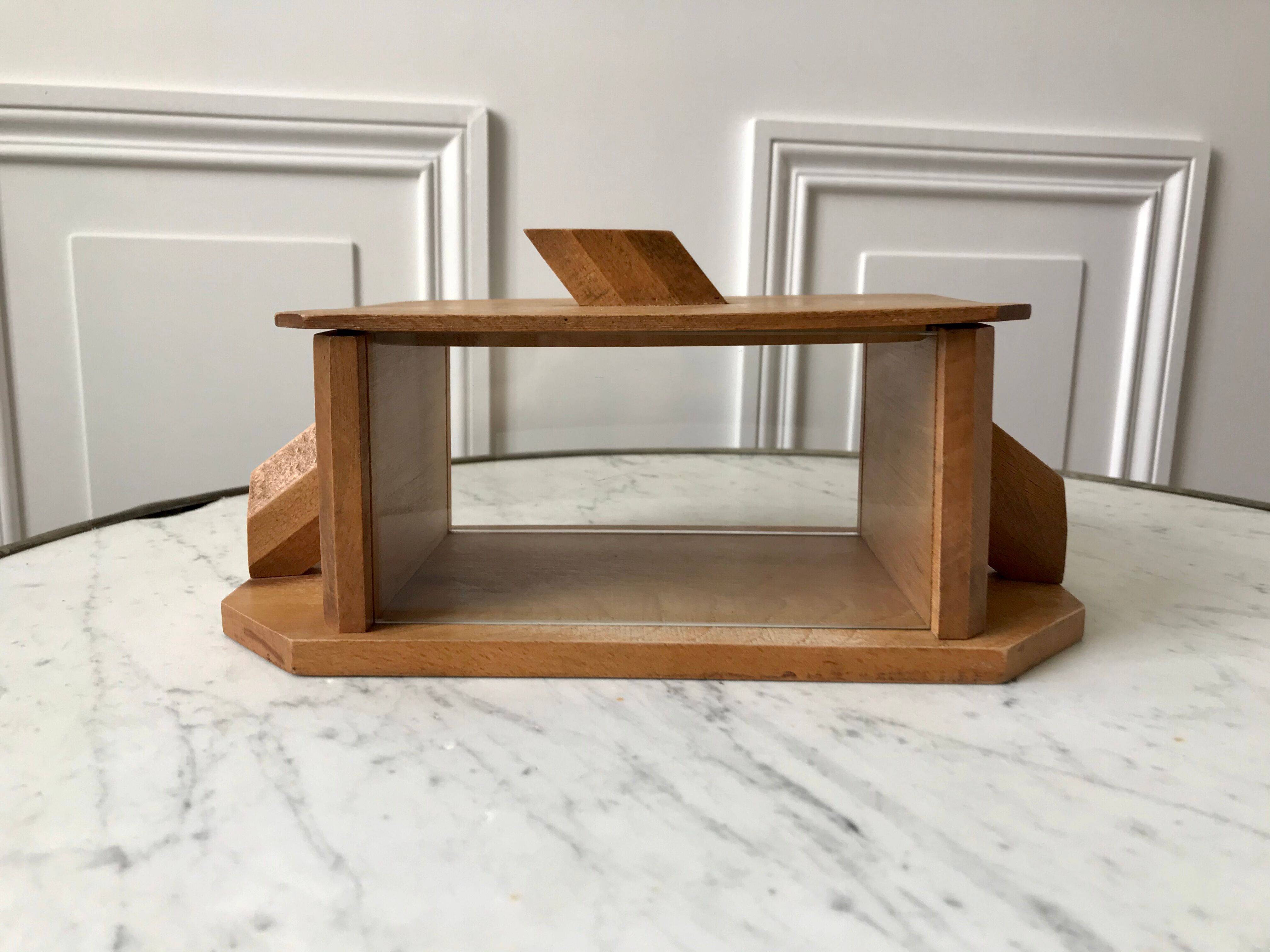 Art Deco box in beech and glass 30s