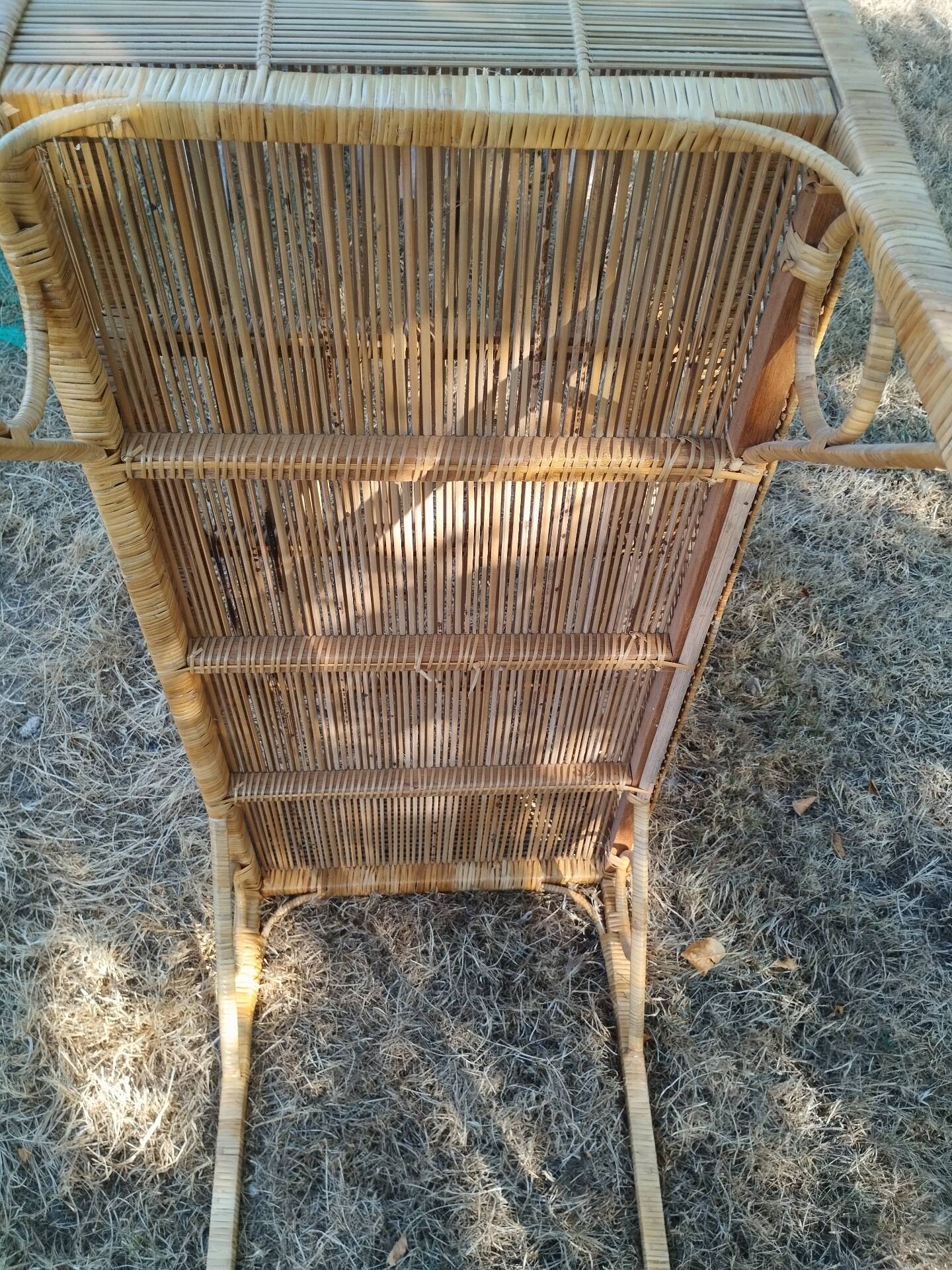 Bureau ancien en rotin osier vintage