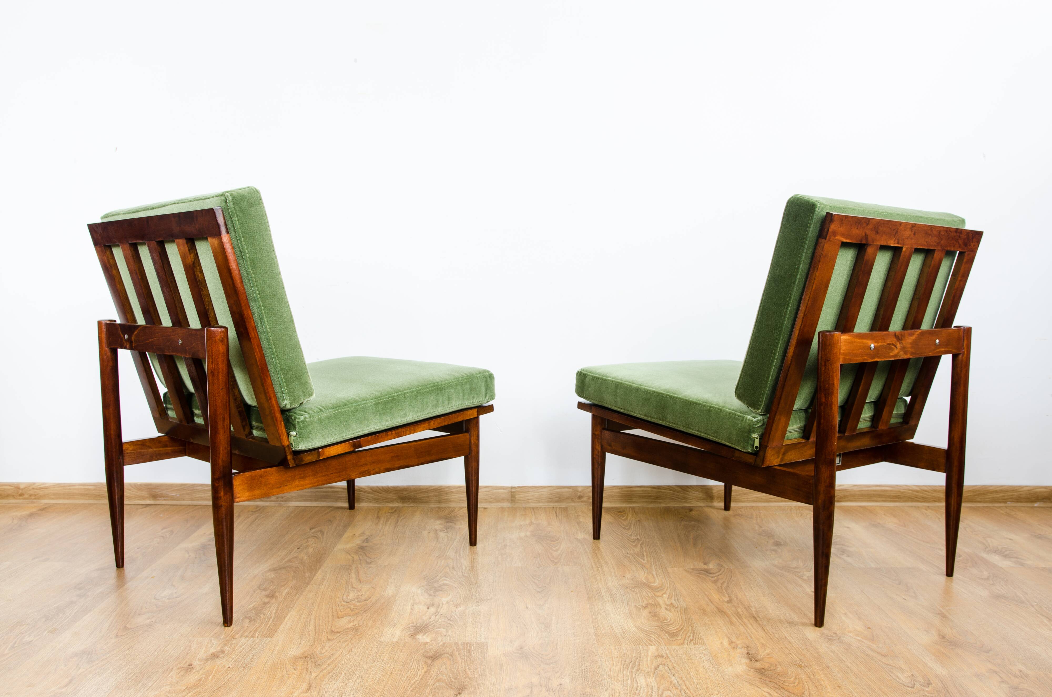 Paire de fauteuils verts du milieu du siècle 1965