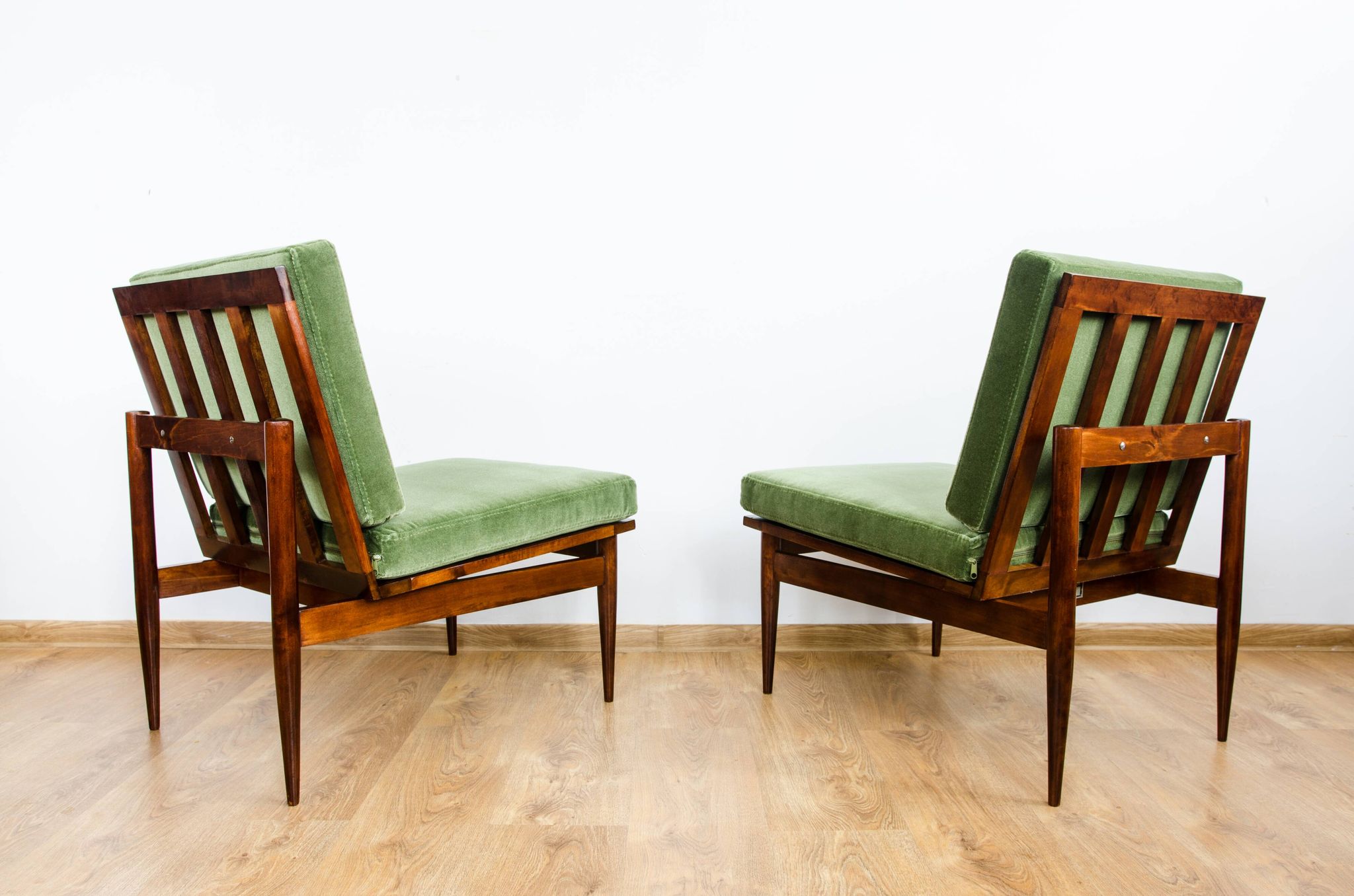 Paire de fauteuils verts du milieu du siècle 1965