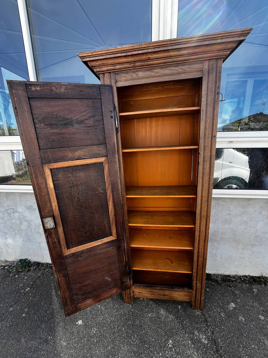 Antique oak bonnetière