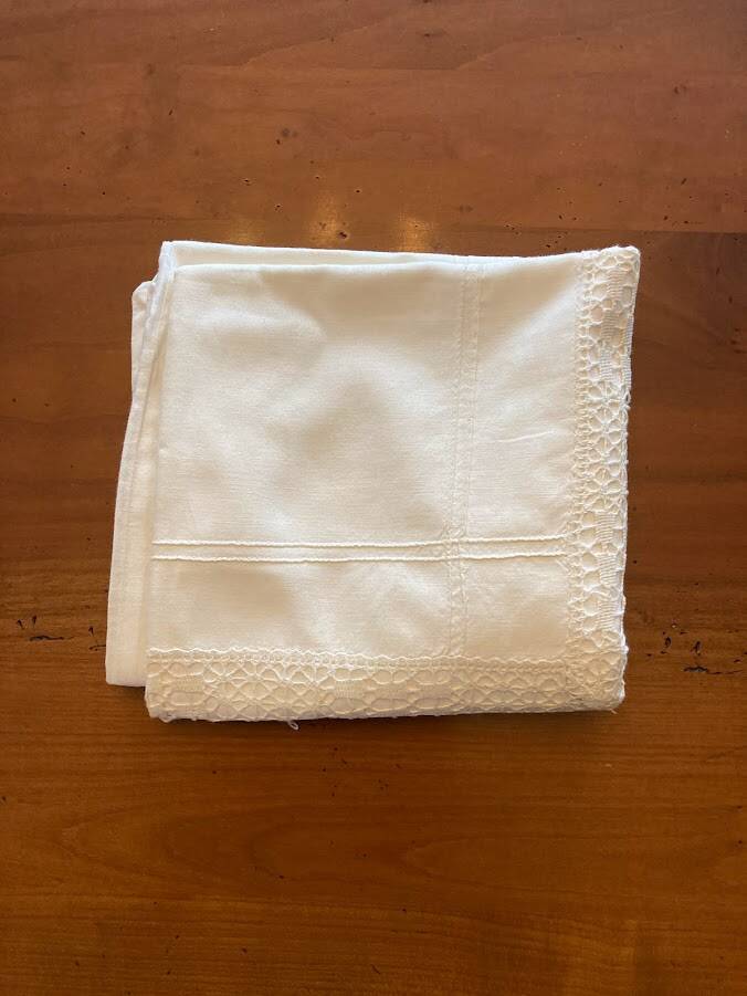 Taie d’oreiller ancienne brodée 71 x 76cm
