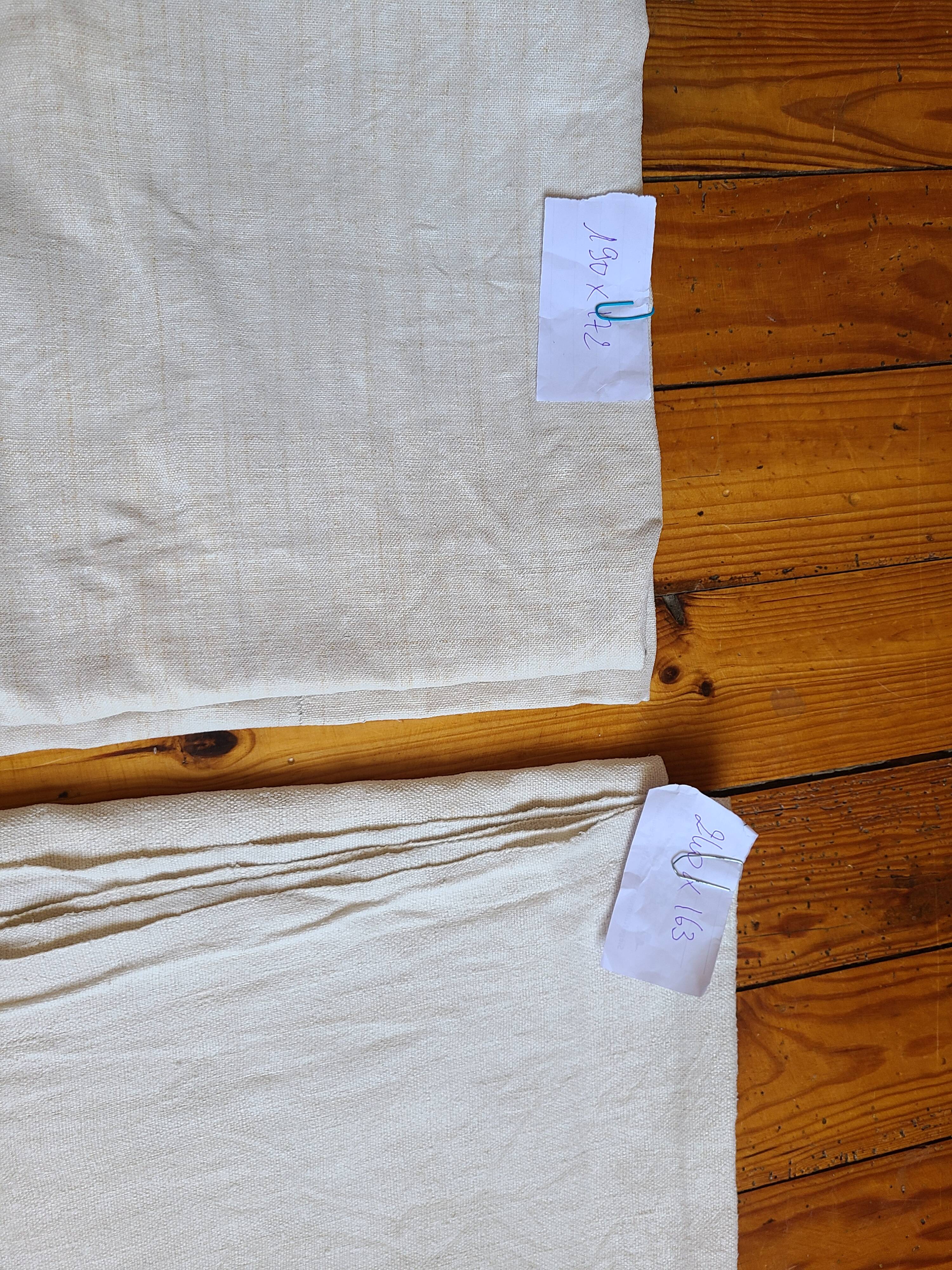 Set of 2 antique pieces in authentic pure linen.