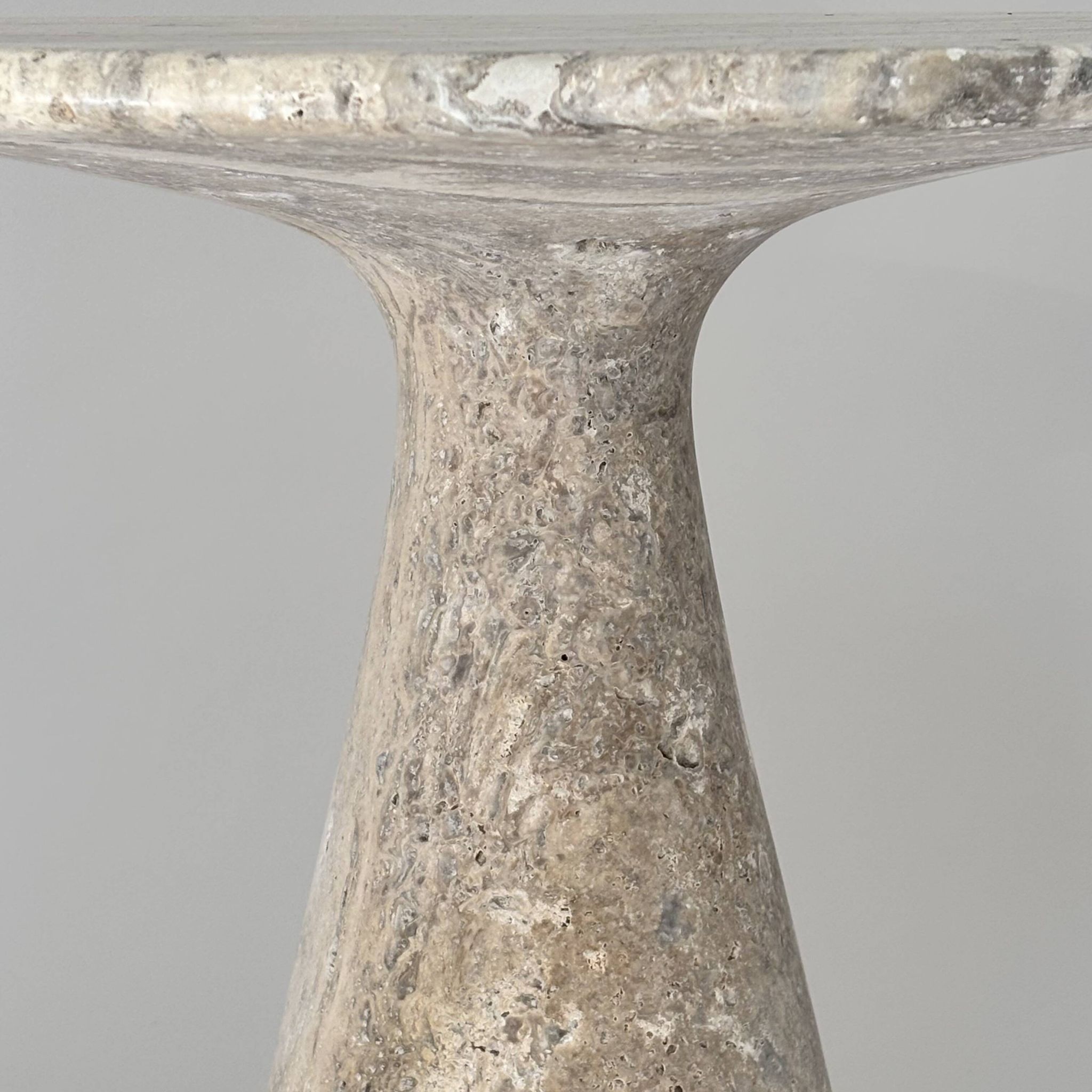 Table d'appoint en silver travertin
