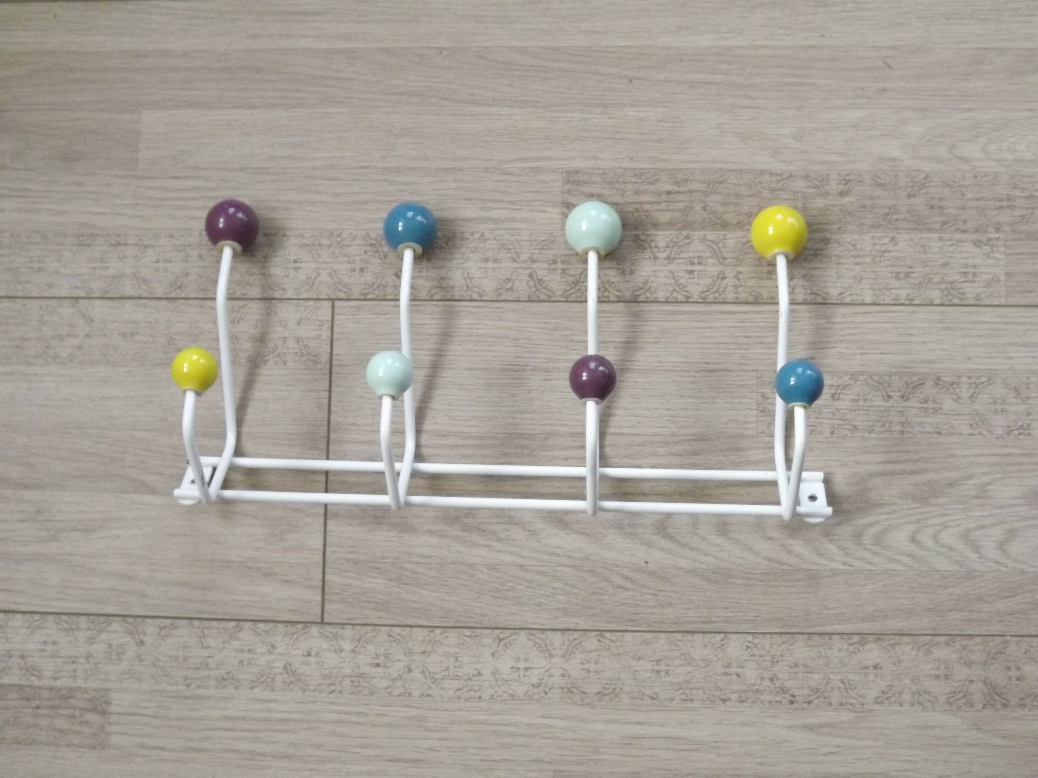 Modern Sputnik Wall Coat/Hat Rack – Space Age Colorful Wall Hanger 5540
