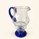 Carafe en verre bleu