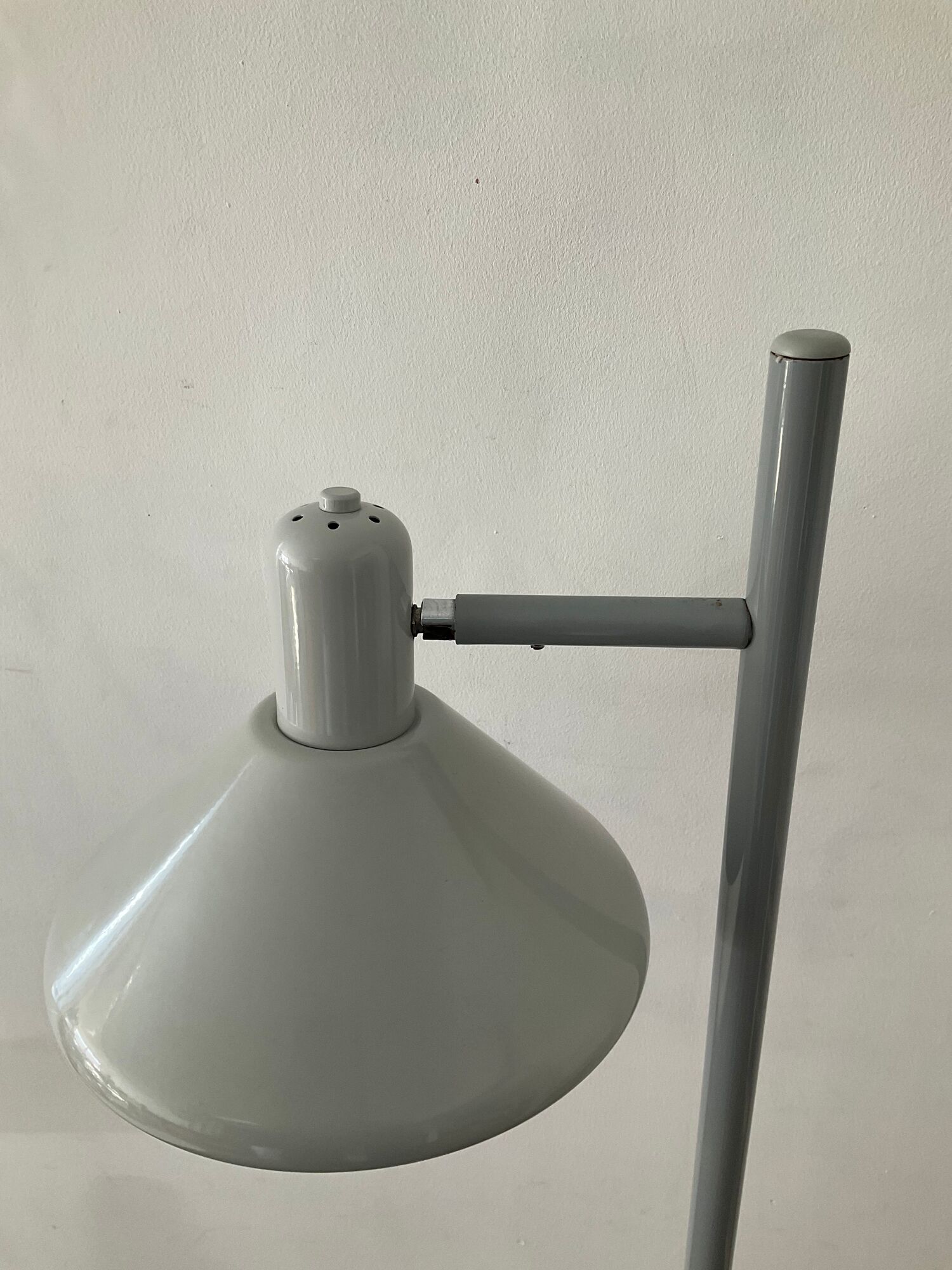 Lampadaire vintage années 70-80 en métal gris
