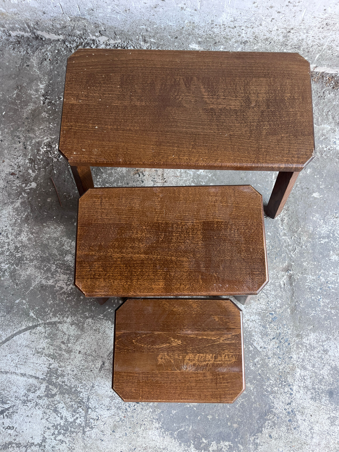 Ensemble de 3 tables gigognes en chêne