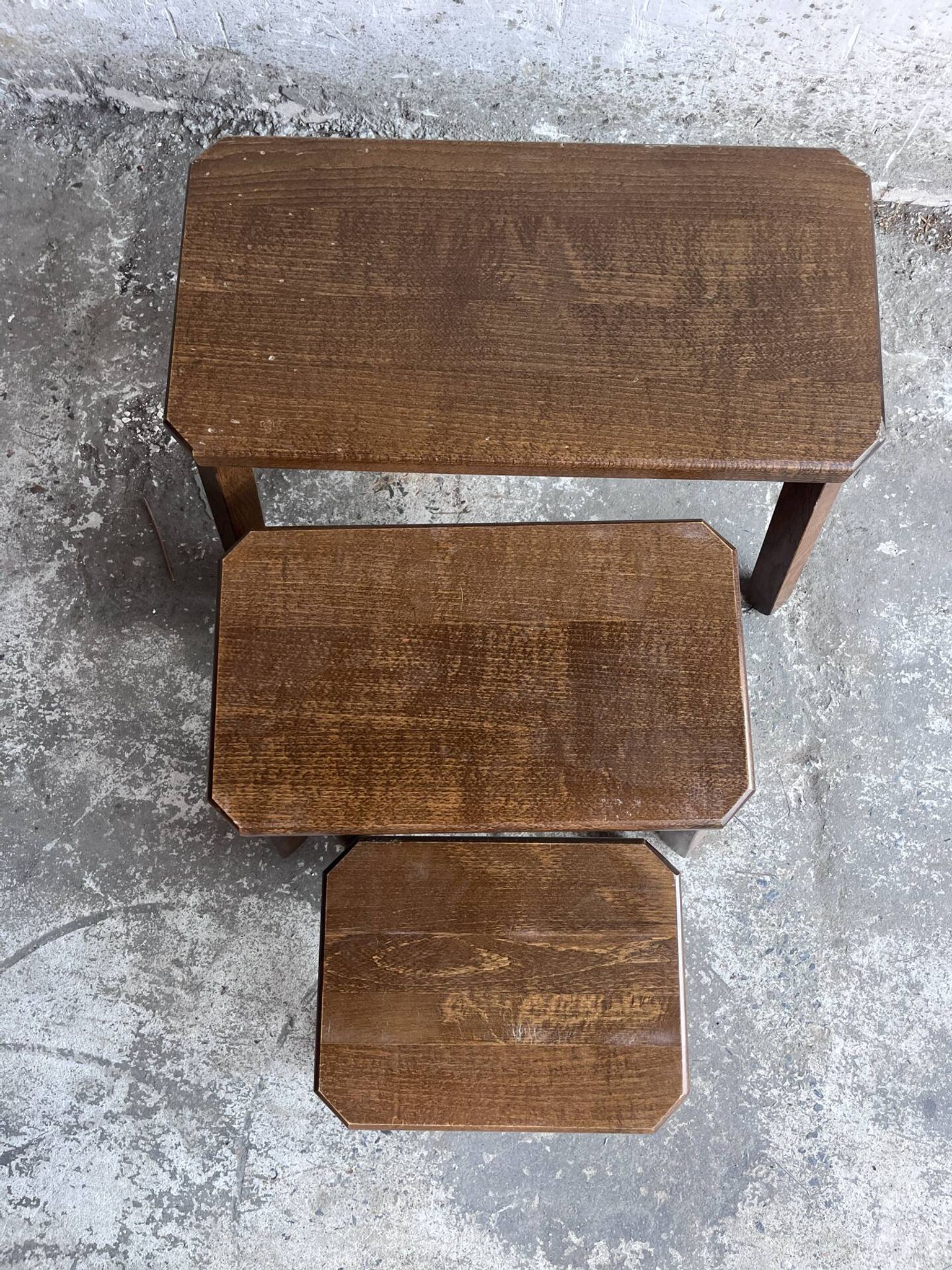 Nest of oak tables – set of 3
