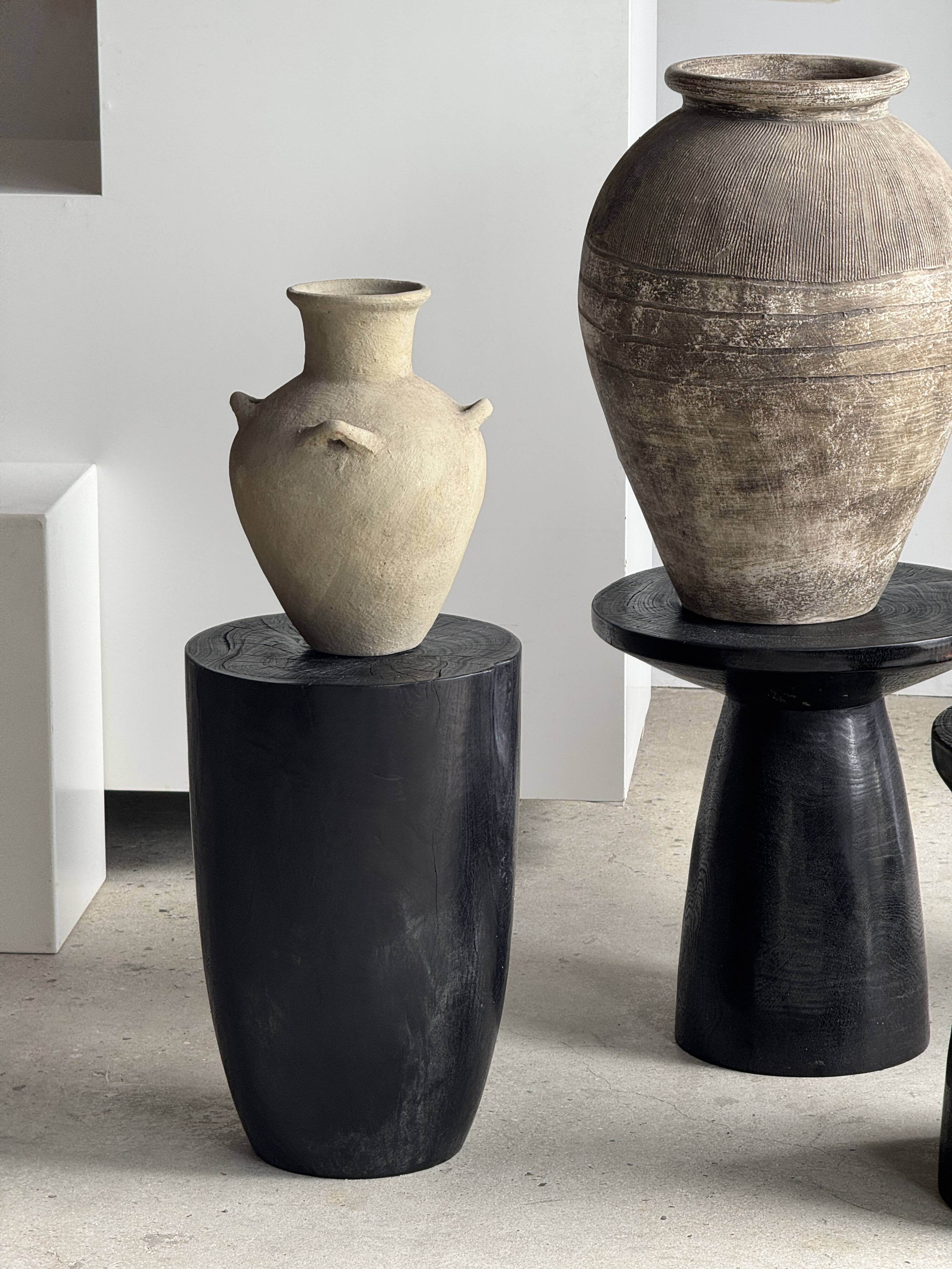 Pot antique gris indonésien motifs de cernes et stries