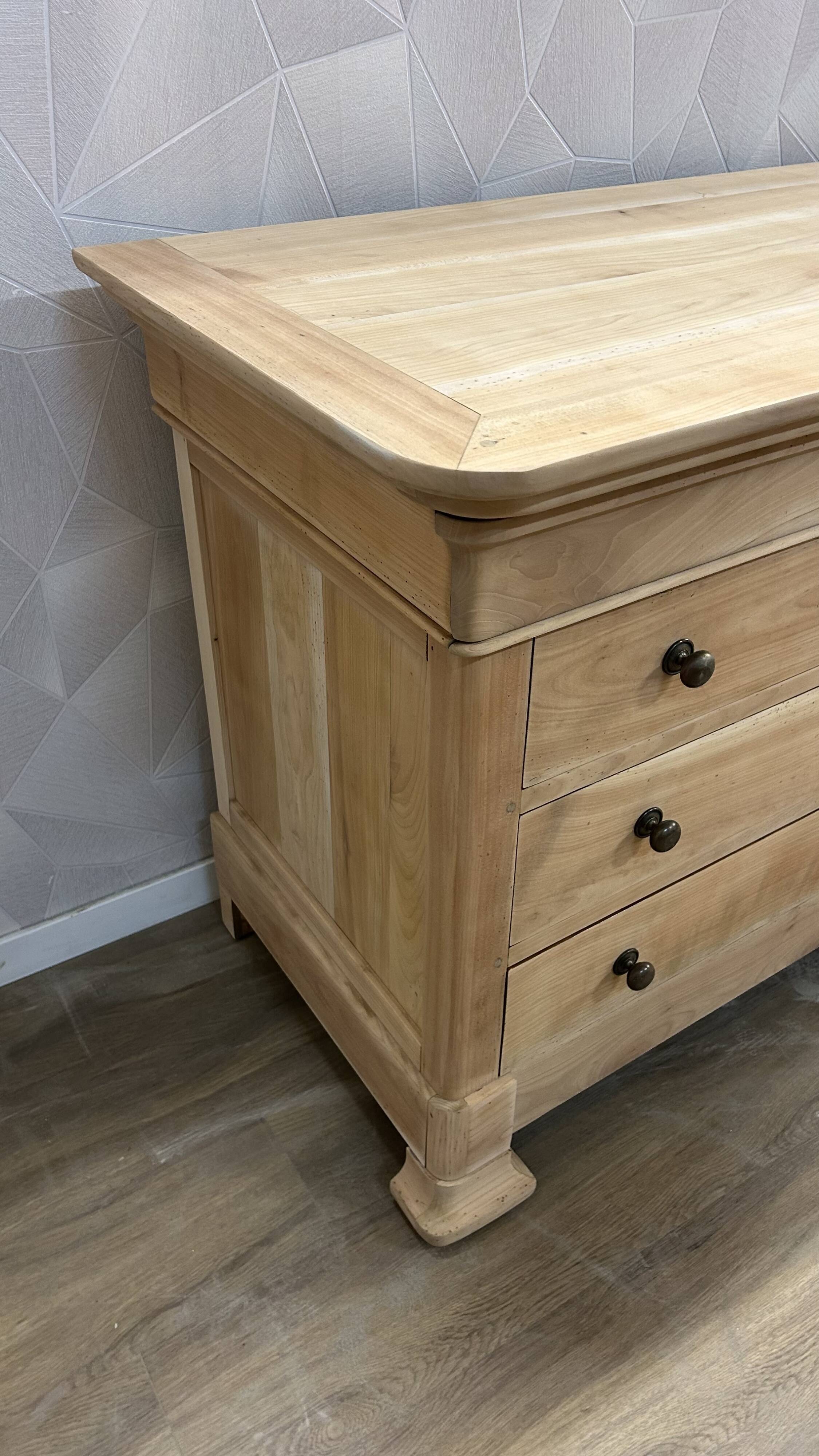 Louis Philipe 4-drawer chest of drawers, airbrushed