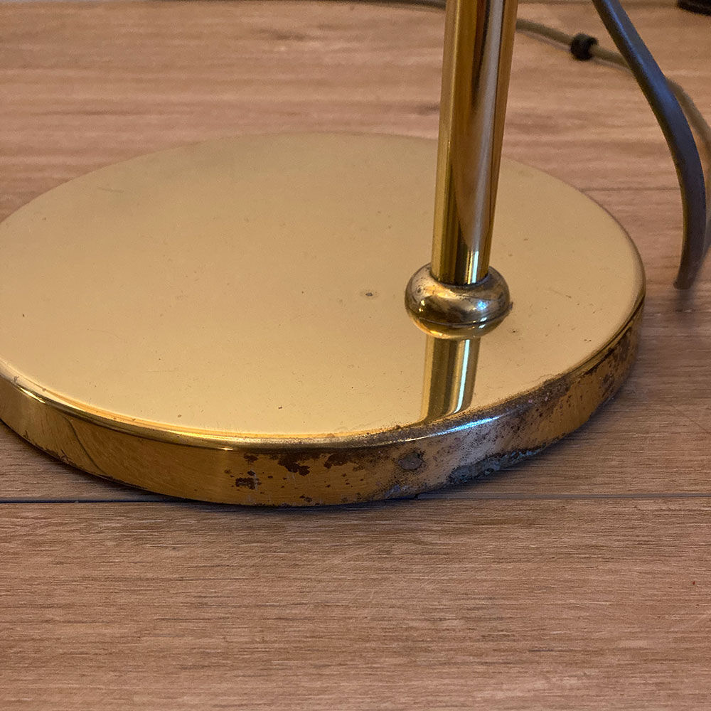 Brass e-reader floor lamp