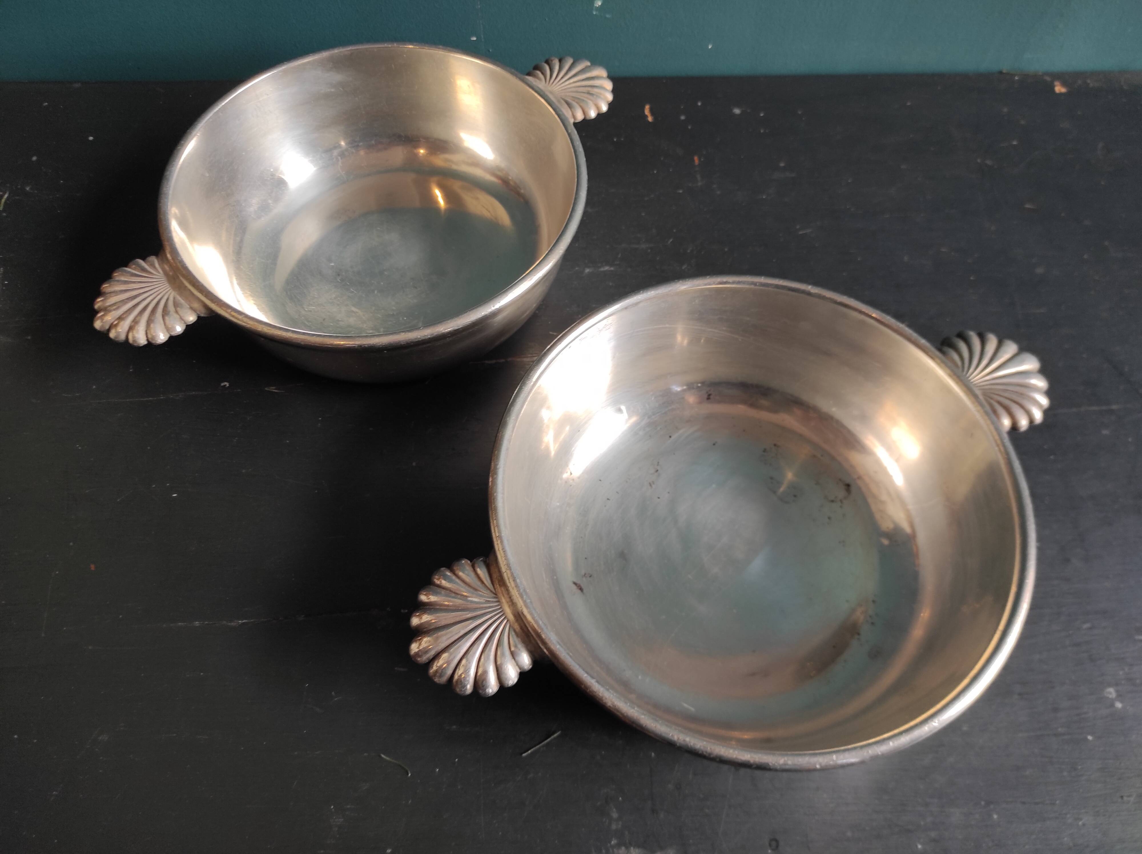 Set of two French silver plated serving plates, by Felix Frères orfèvrerie