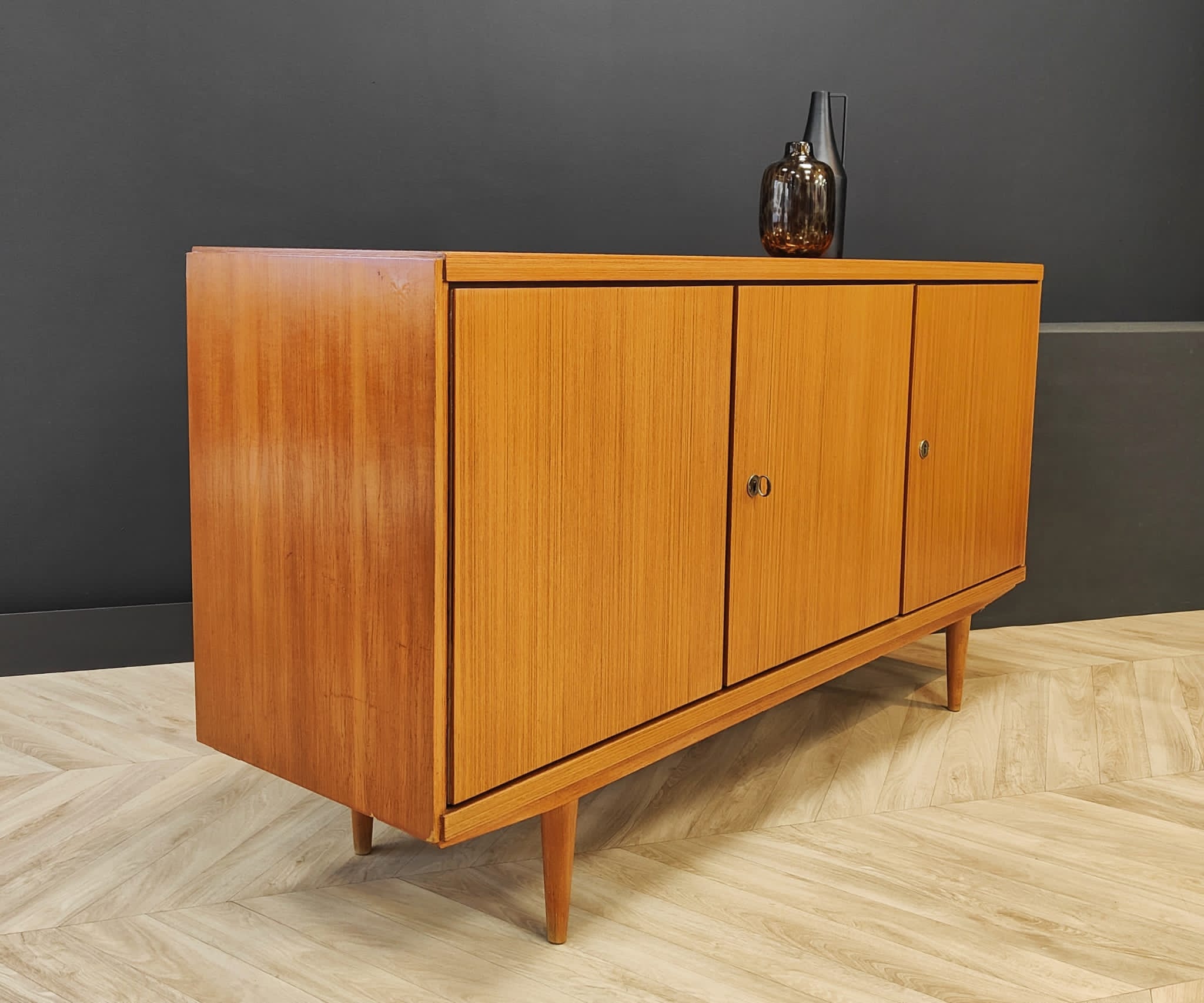 Enfilade mid century vintage