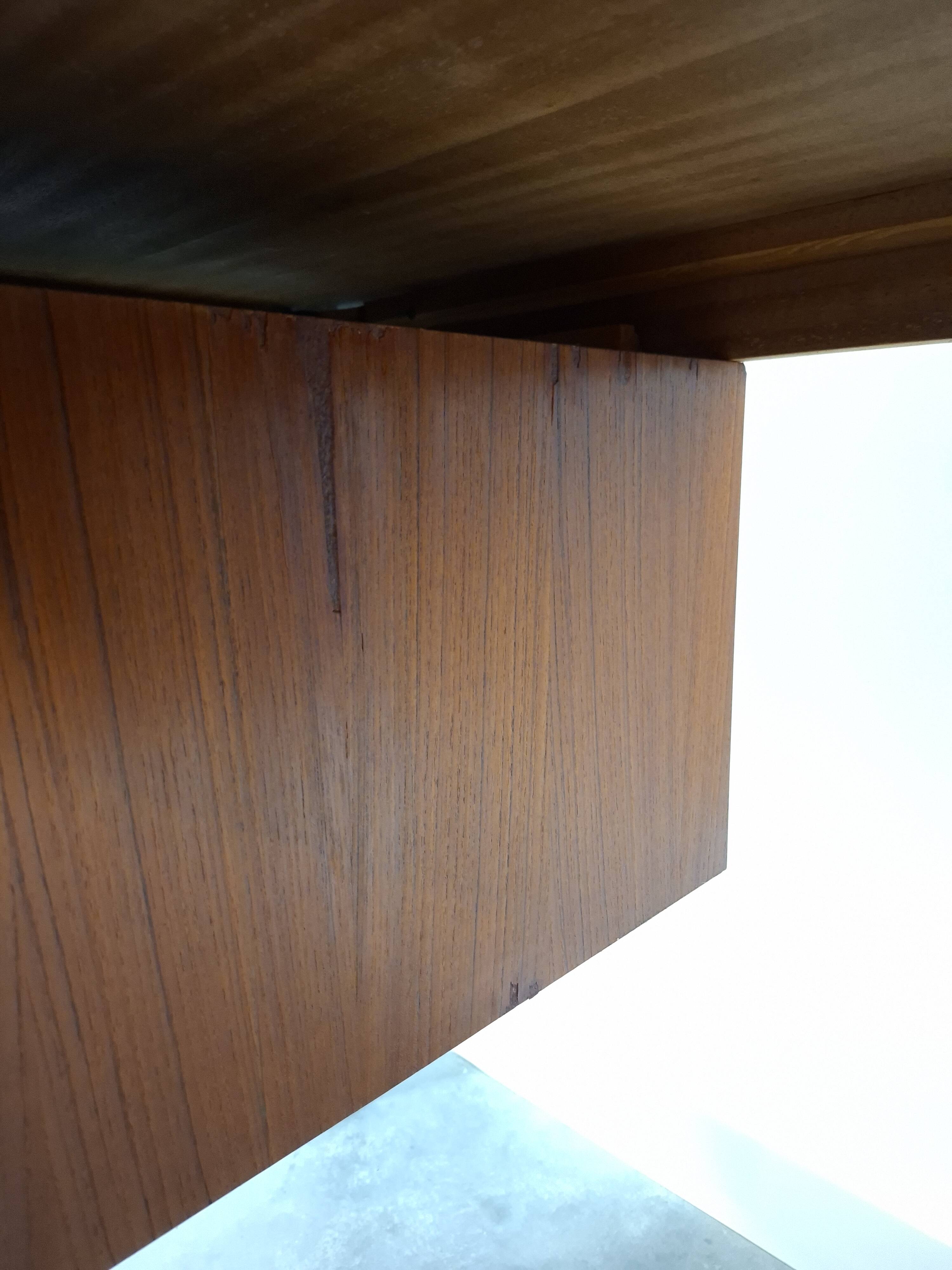 Teak vrijstaand bureau met lade uit Denemarken